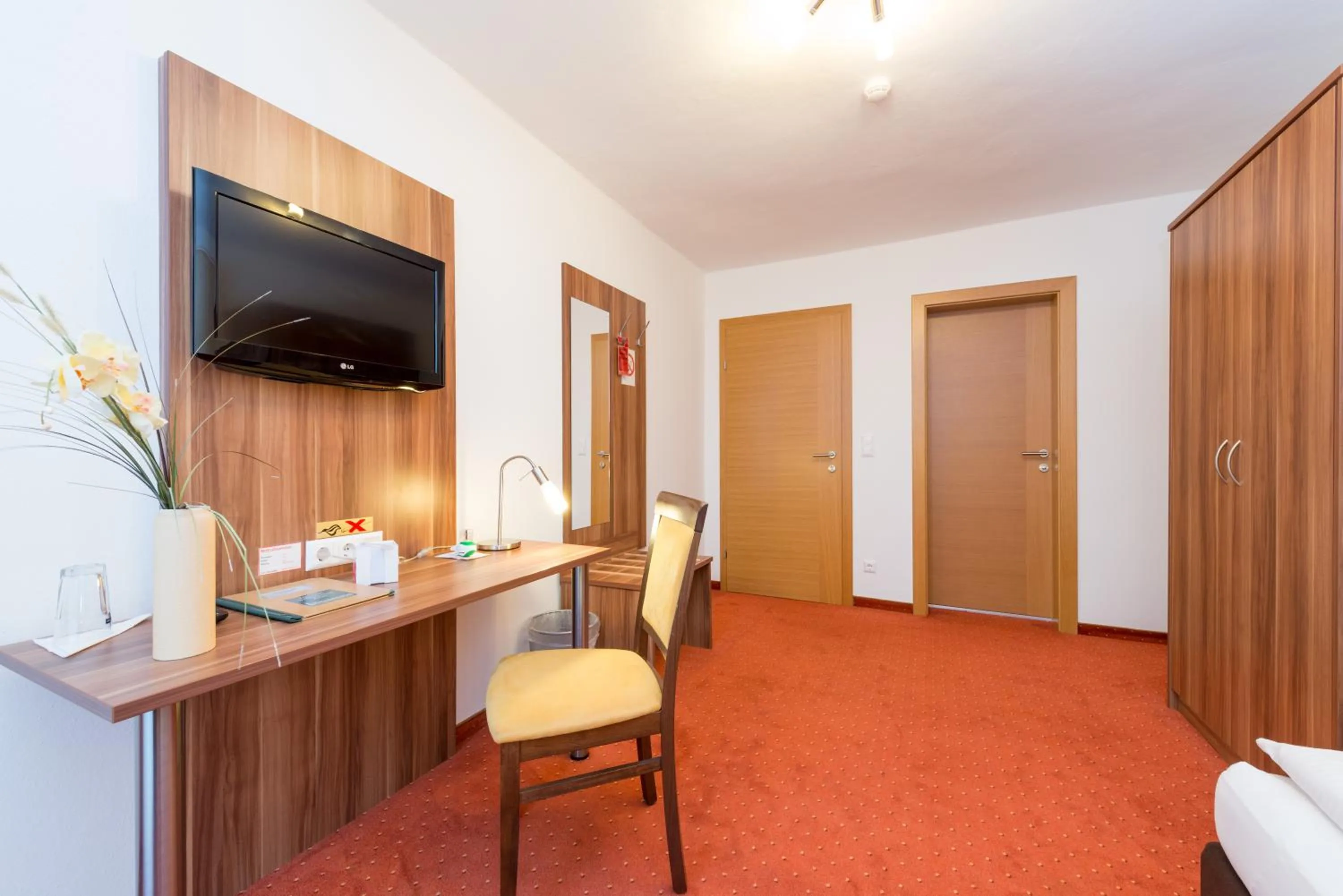 Photo of the whole room in Kirchenwirt Irrsdorf Familie Schinwald