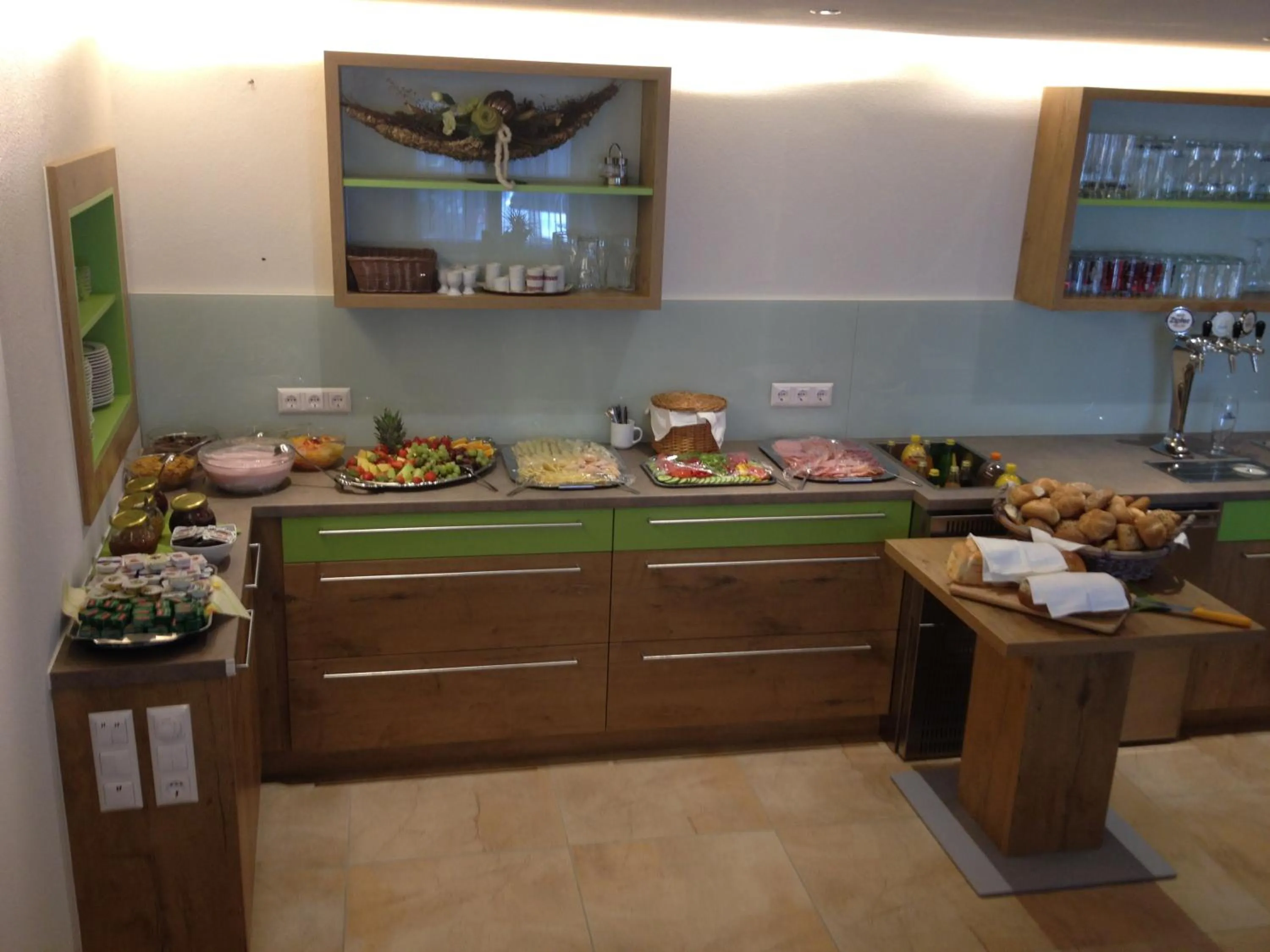 Buffet breakfast in Kirchenwirt Irrsdorf Familie Schinwald