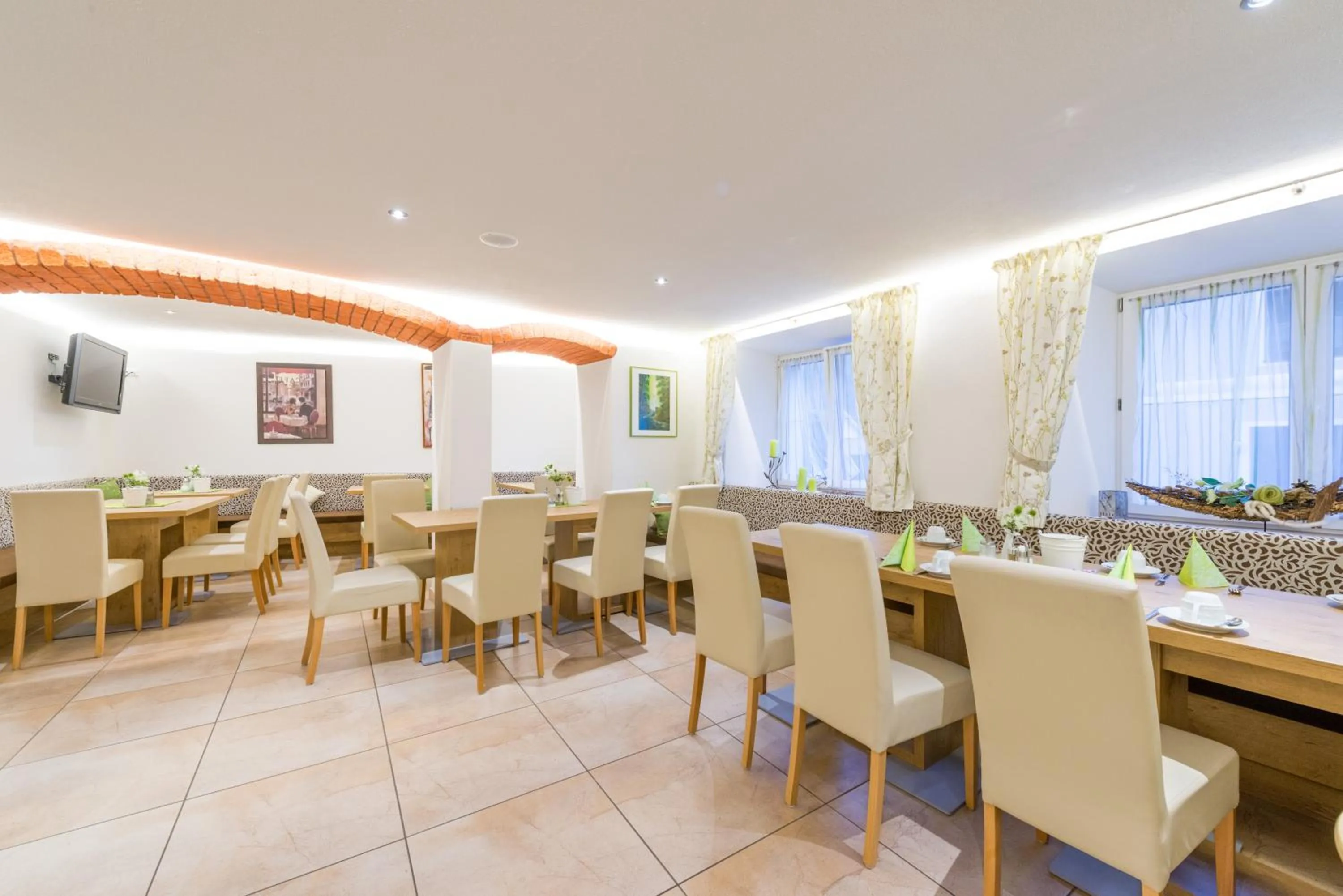 Buffet breakfast in Kirchenwirt Irrsdorf Familie Schinwald