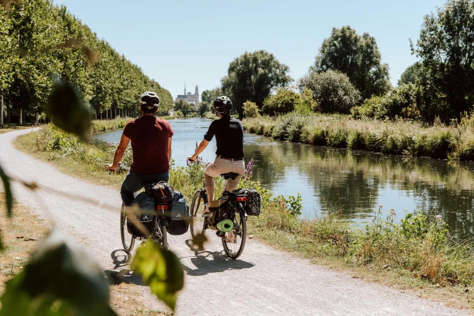 Activities, Family in Sealov- Nuit sur un bateau à quai, halte bucolique entre Pont-Remy et Abbeville