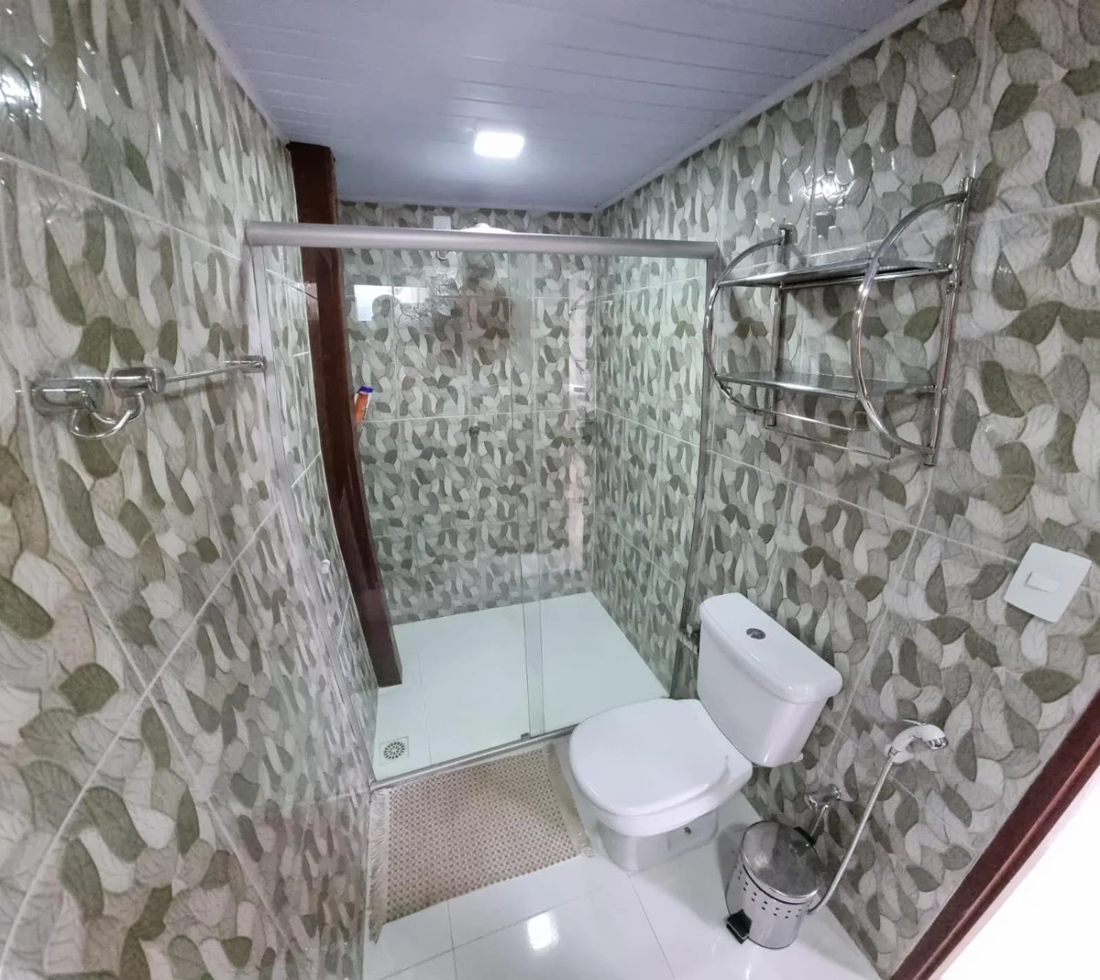 Shower in Jardim Do Eden Piri