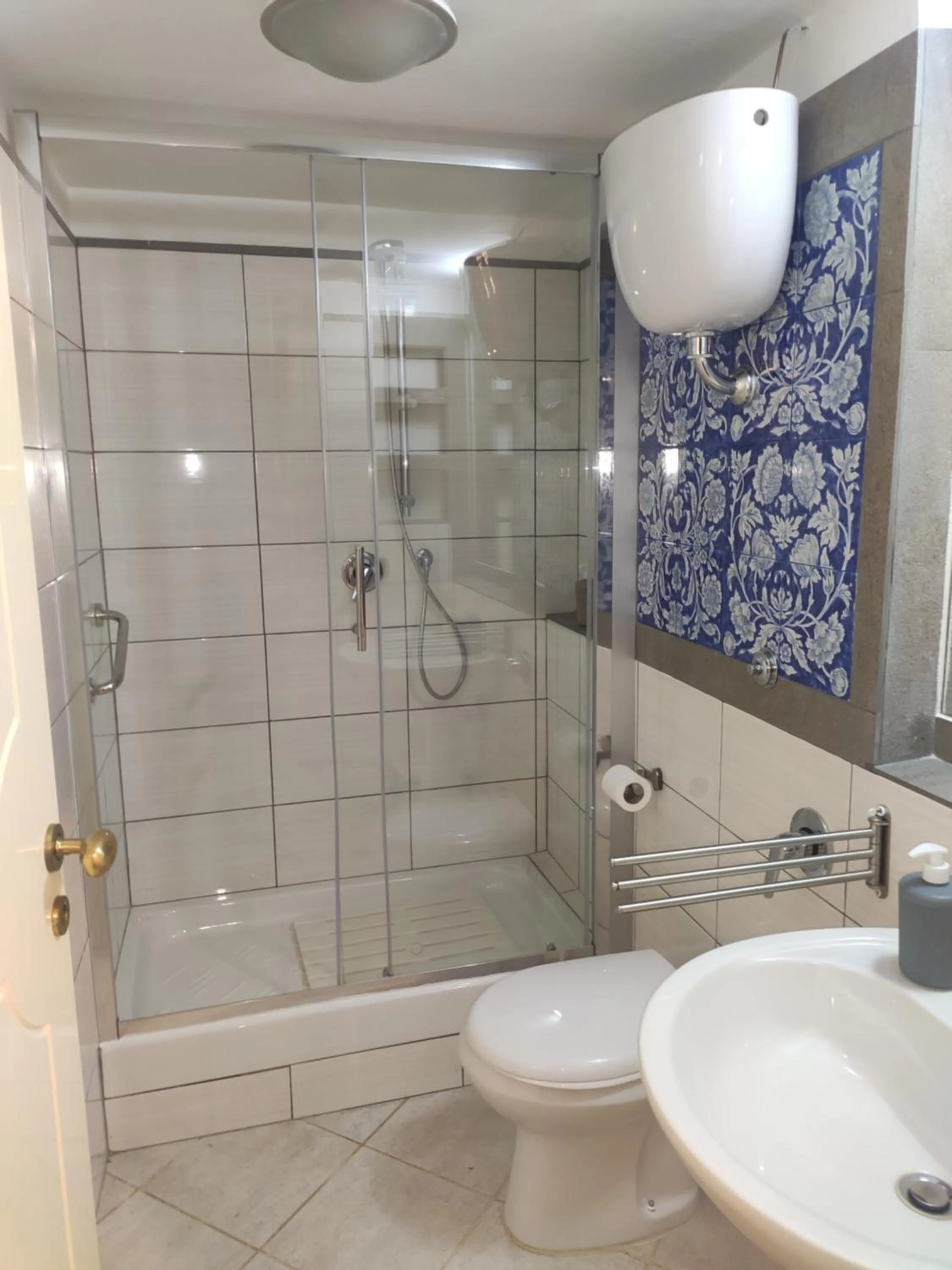 Bathroom in Case Così Apartments - Napoli