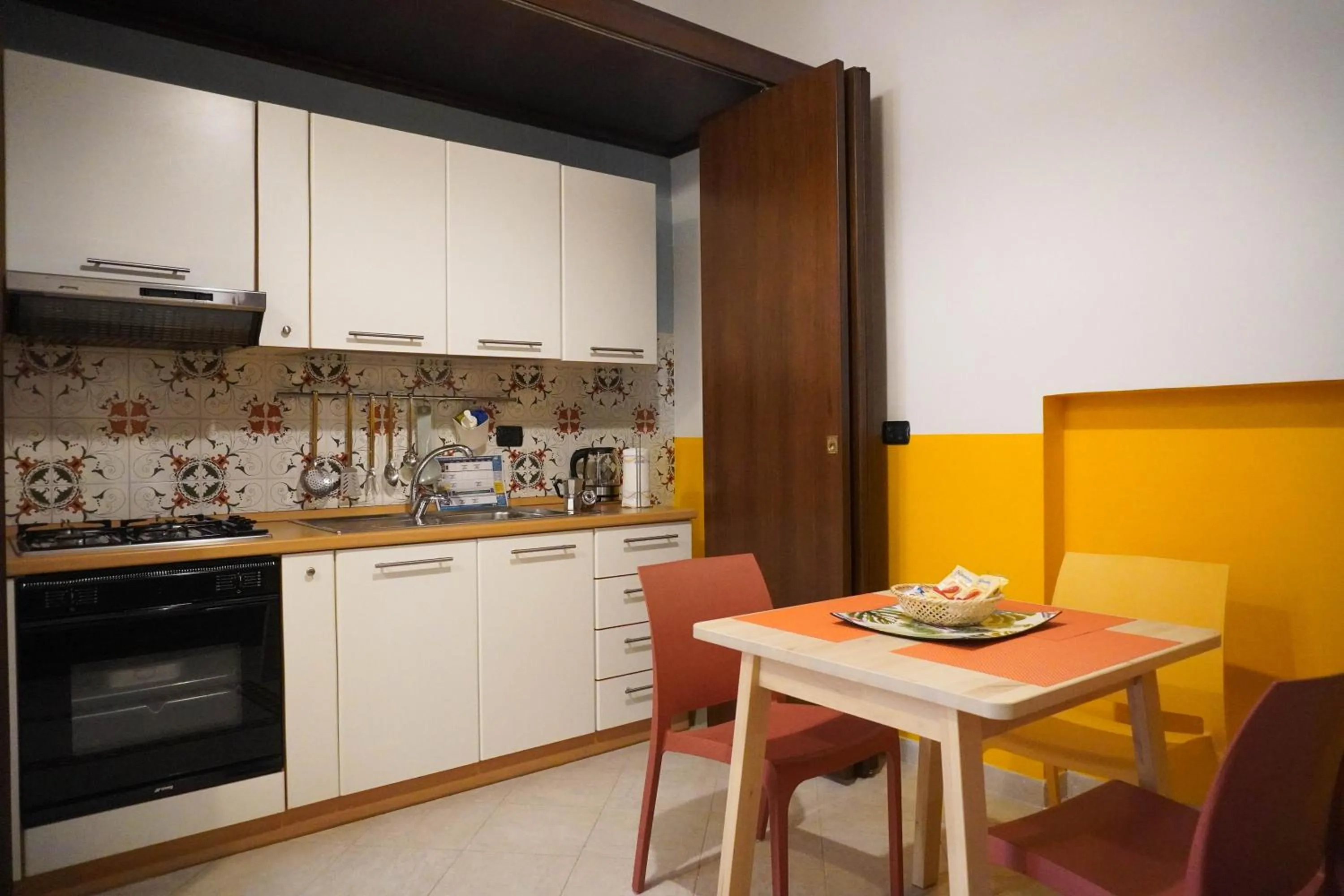 Coffee/tea facilities in Case Così Apartments - Napoli