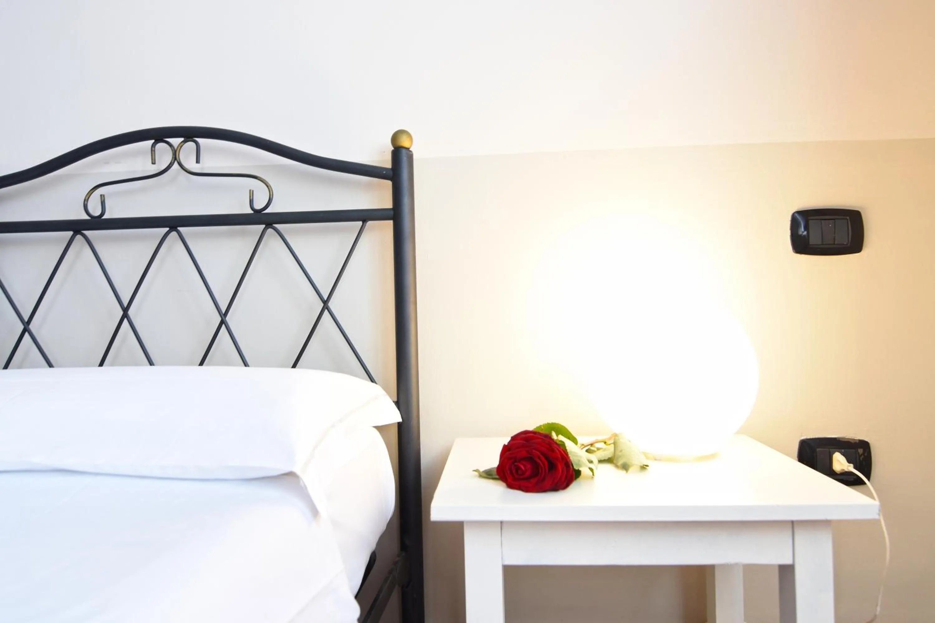 Bedroom, Bed in Case Così Apartments - Napoli