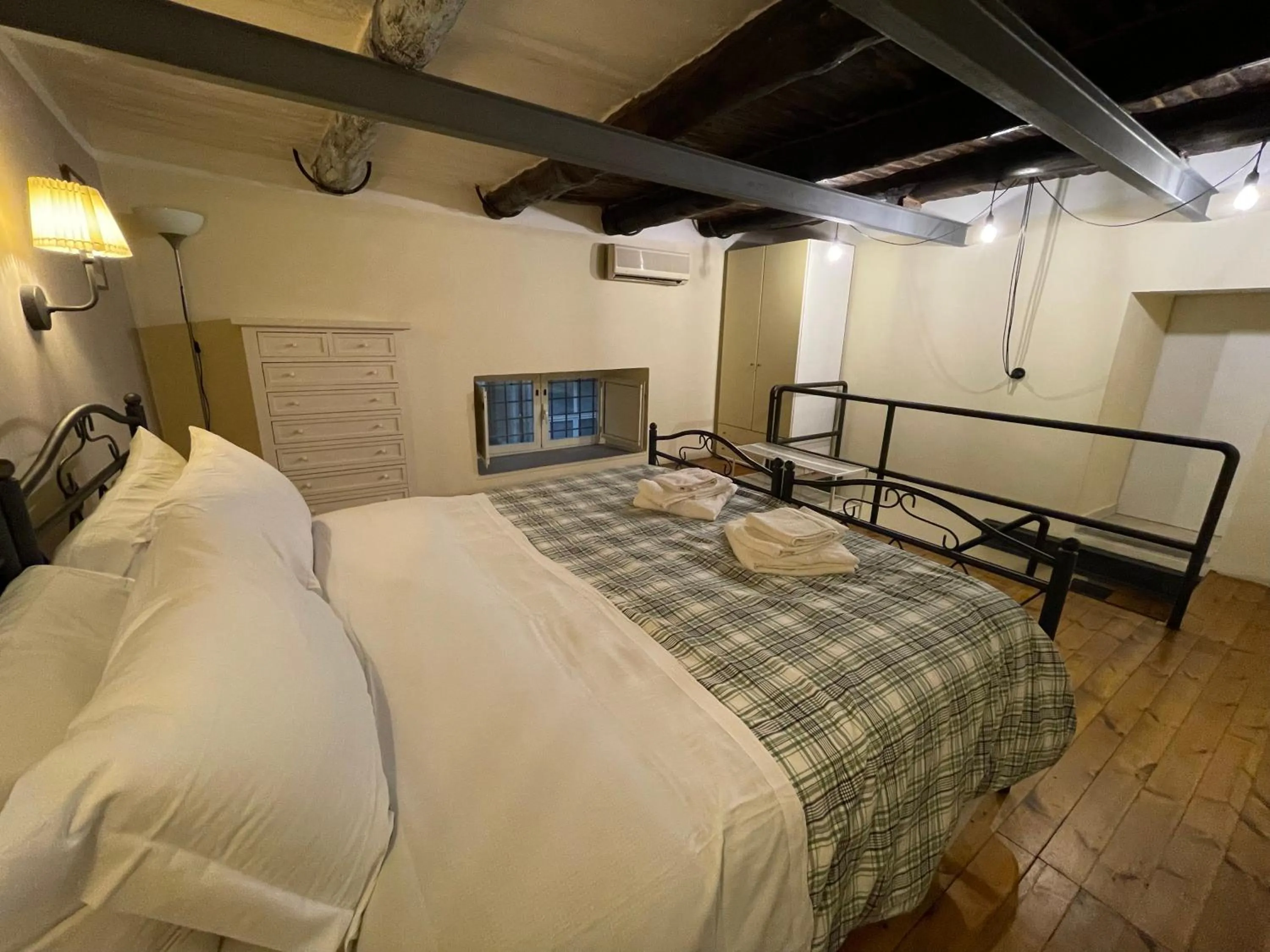 Bed in Case Così Apartments - Napoli