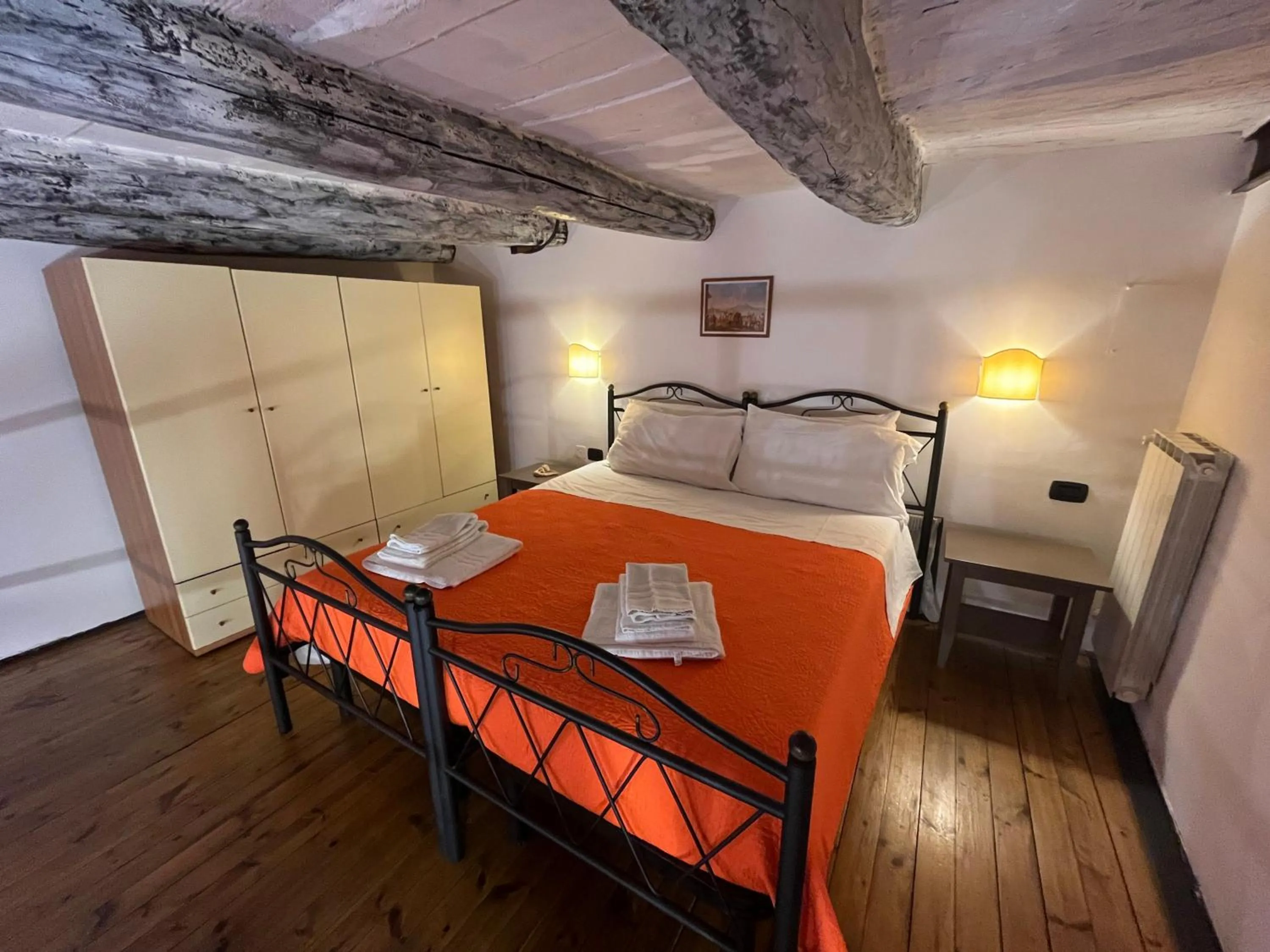 Bed in Case Così Apartments - Napoli