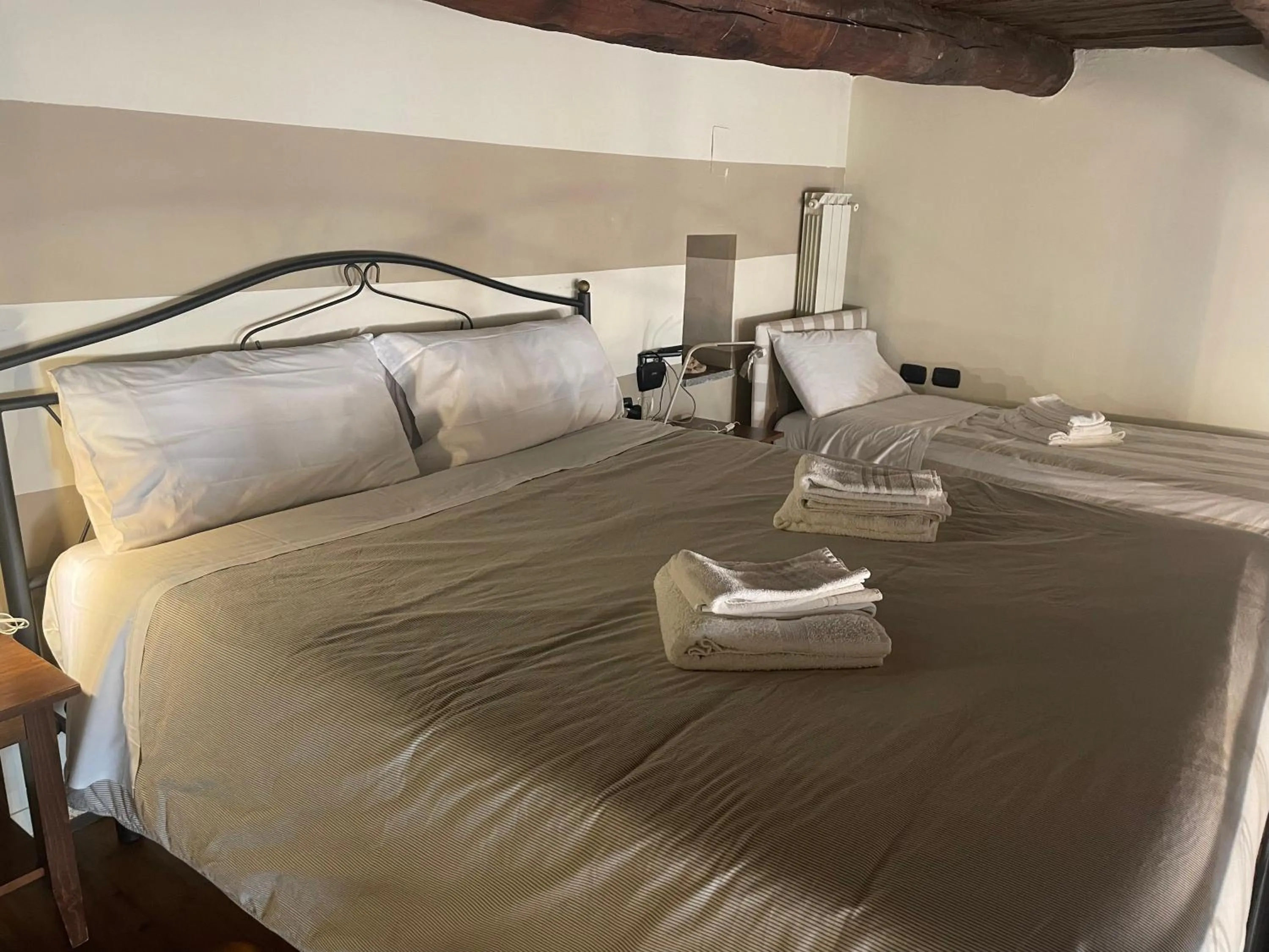 Bed in Case Così Apartments - Napoli