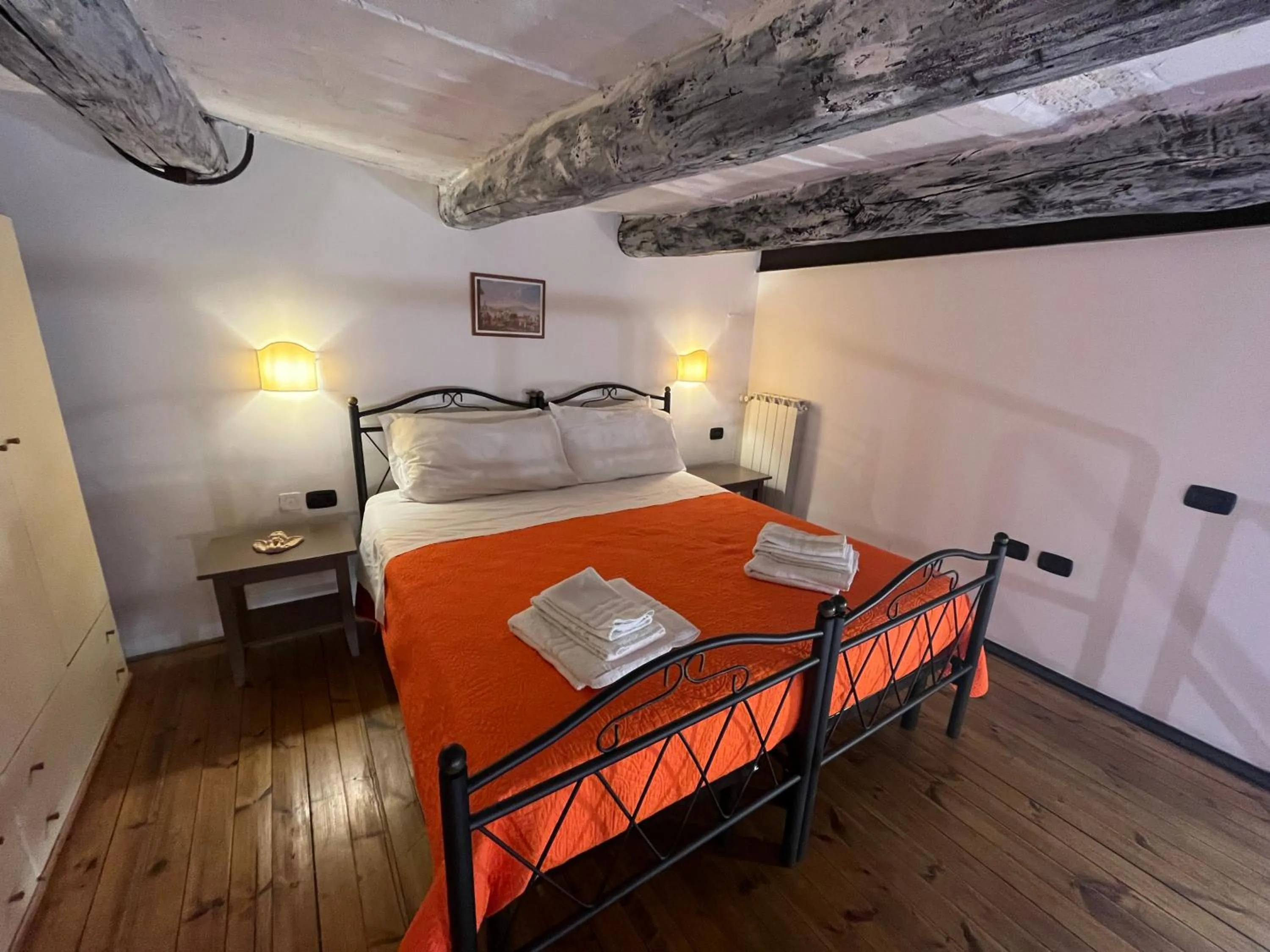 Bed in Case Così Apartments - Napoli