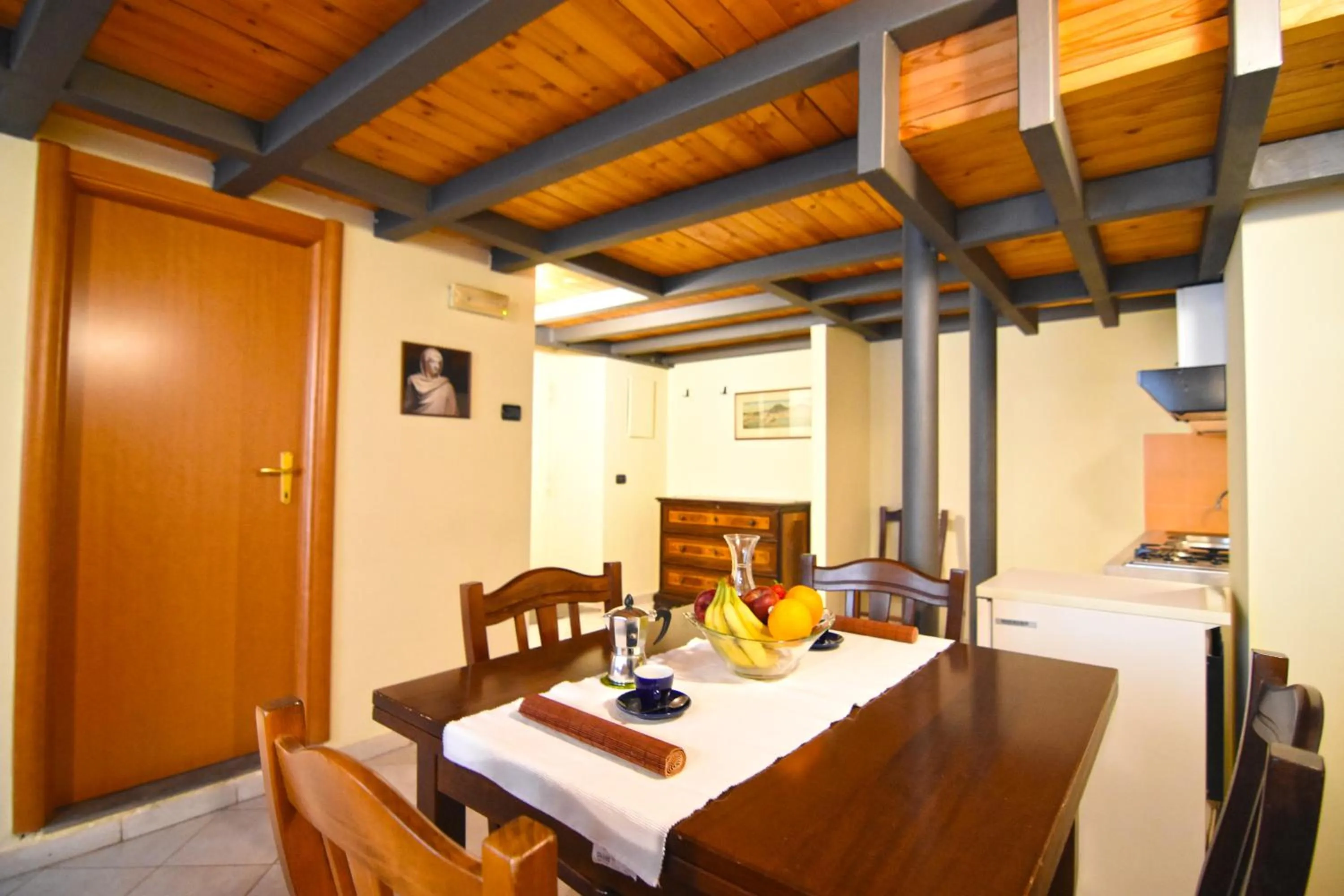 Dining area in Case Così Apartments - Napoli