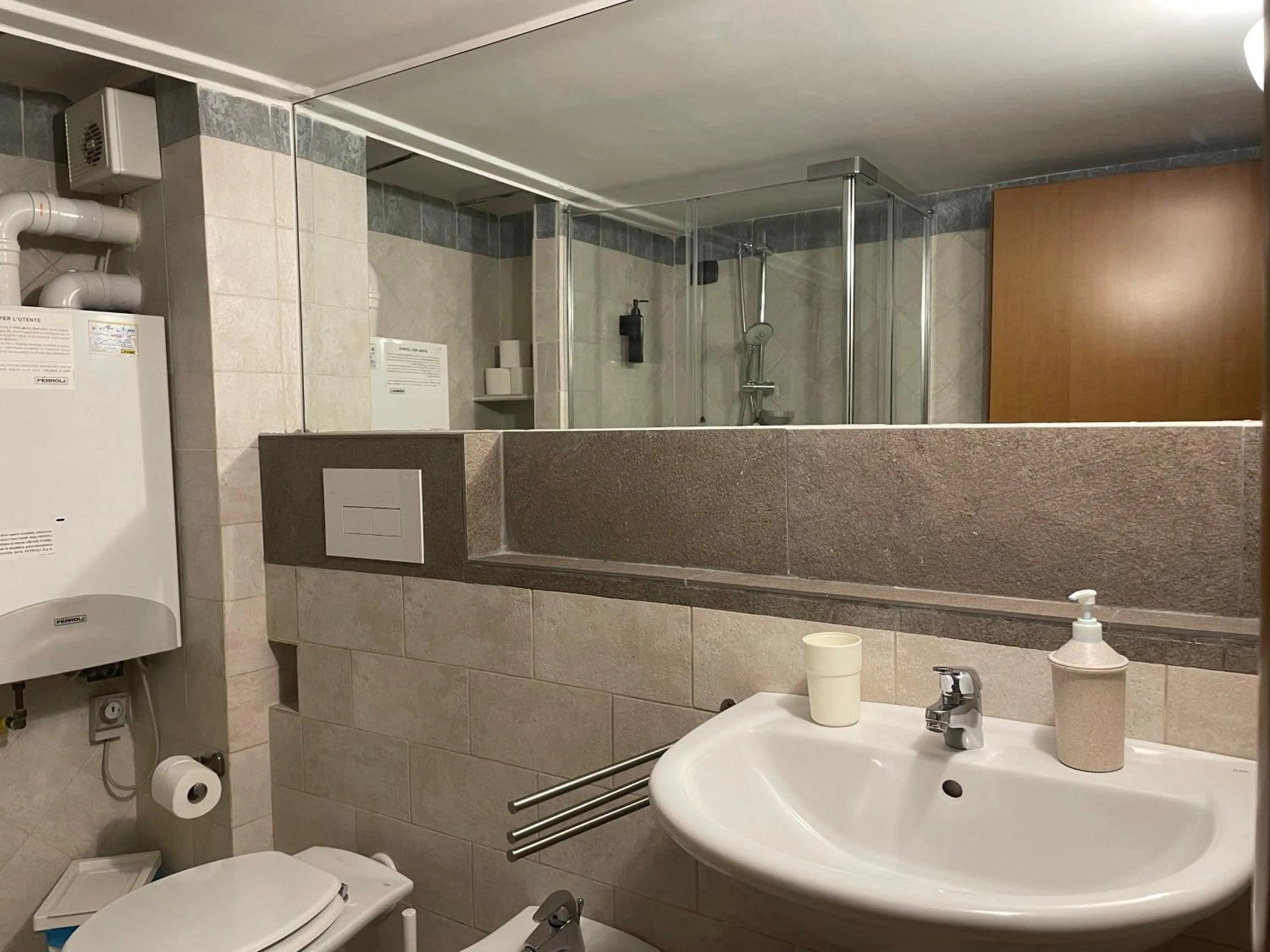 Bathroom in Case Così Apartments - Napoli