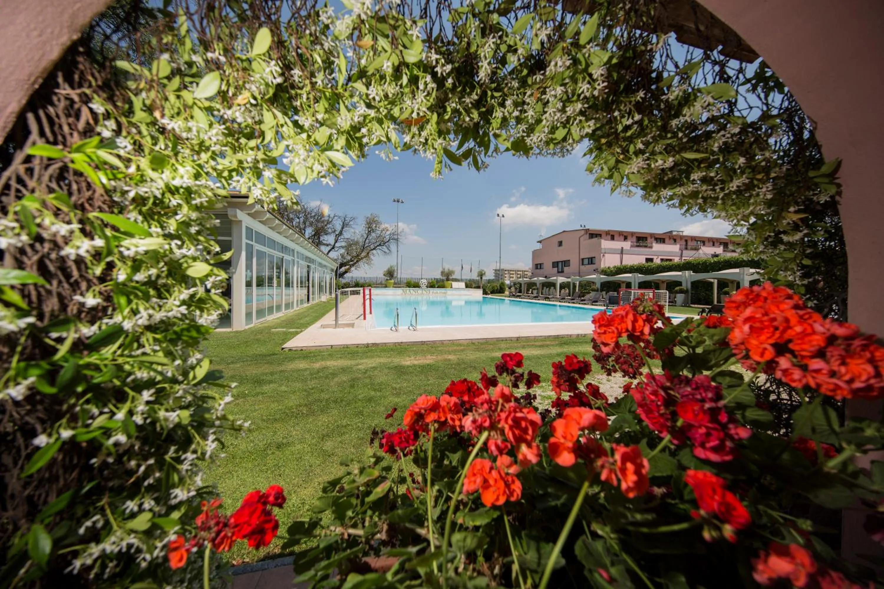 Swimming pool in Mancini Park Hotel
