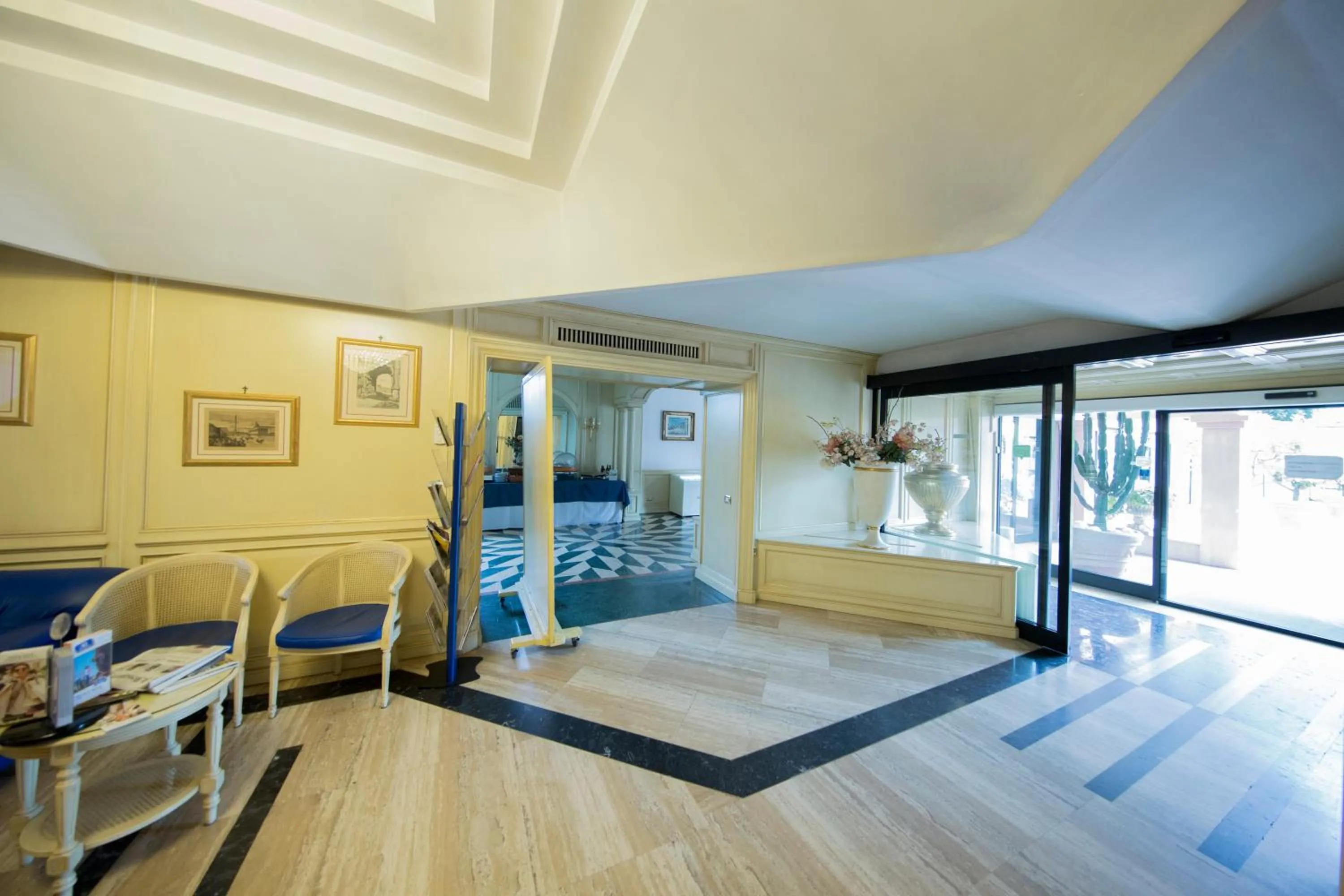 Lobby or reception in Mancini Park Hotel