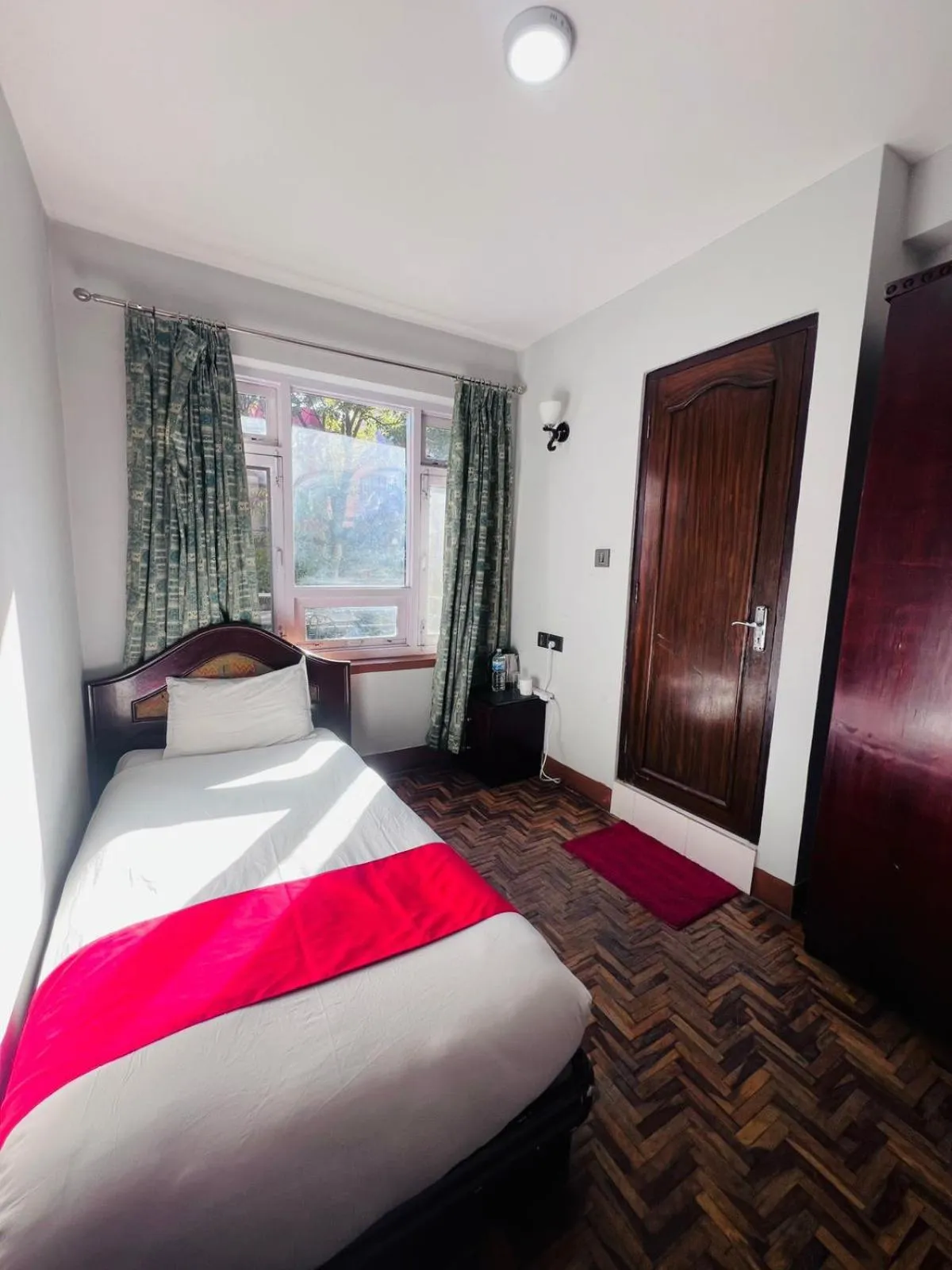 Balcony/Terrace, Bed in Hotel BnB Mhepi