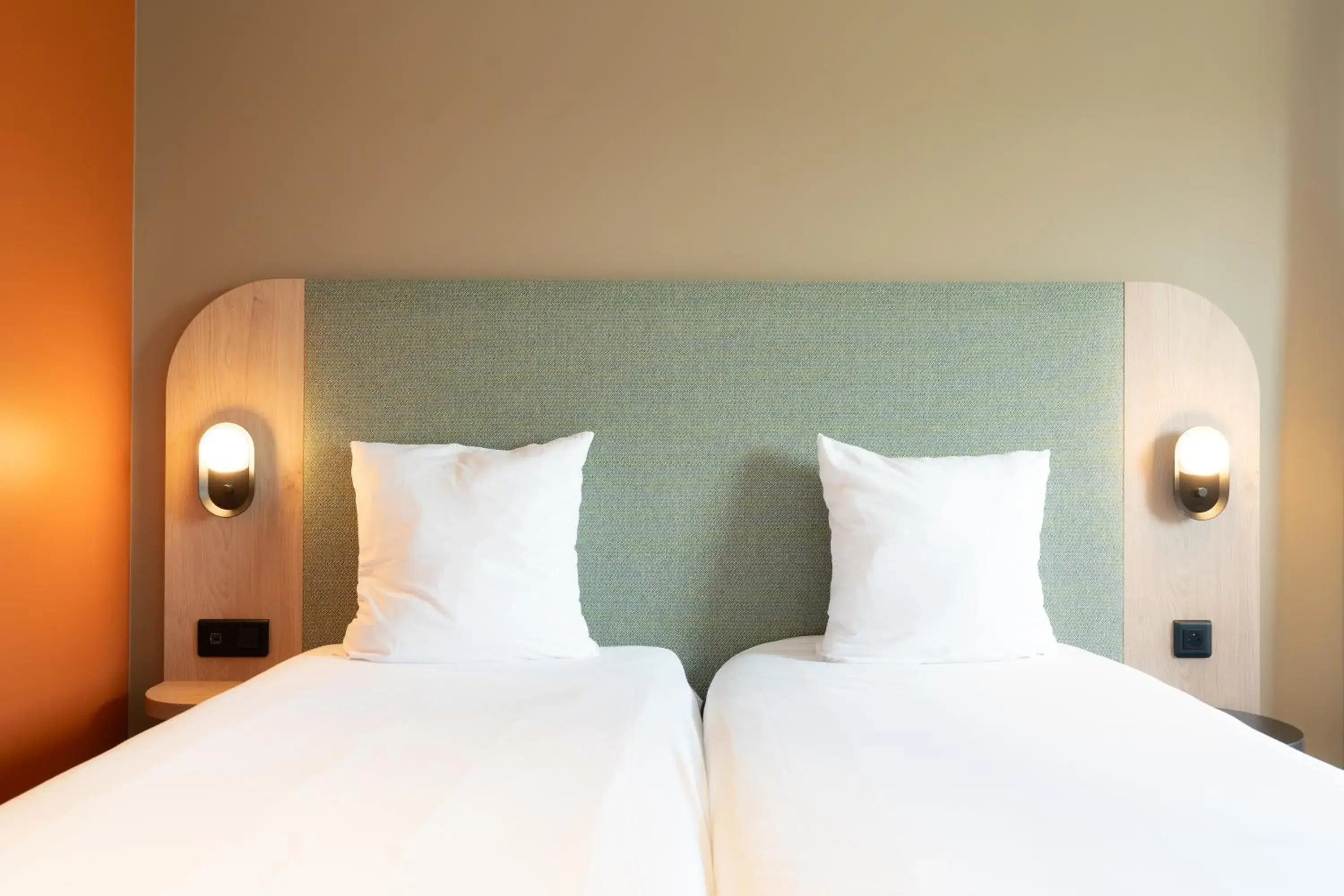 Twin Room in Hôtel Akena Reims Bezannes Twin Room in Hôtel Akena Reims Bezannes