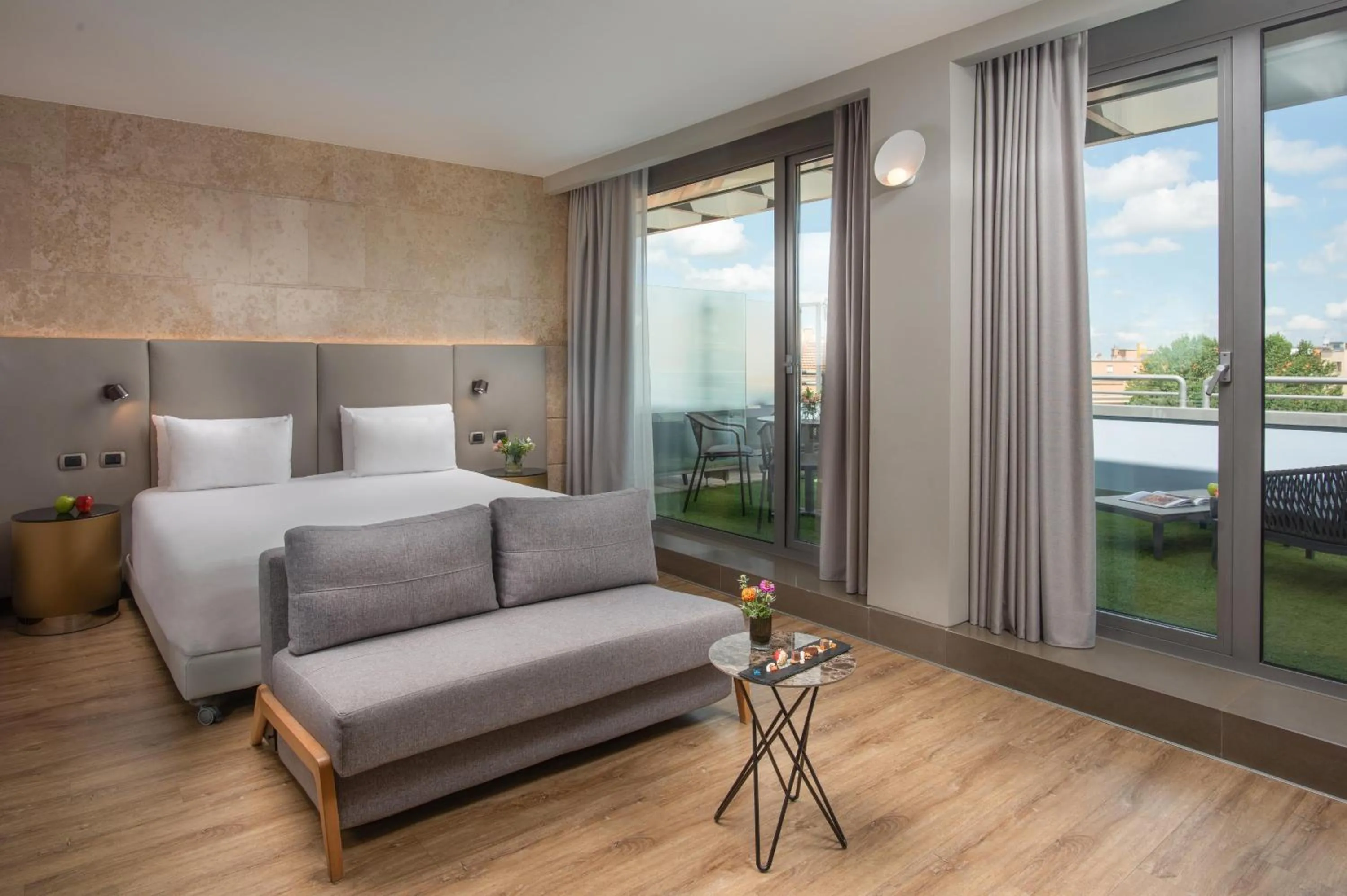 Photo of the whole room in NH Bologna De La Gare