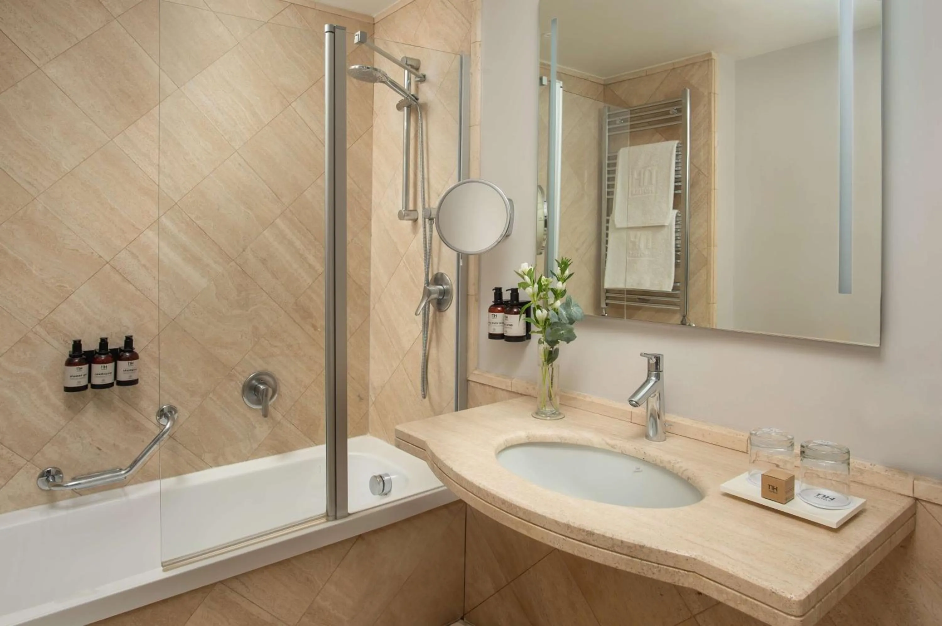 Bathroom in NH Bologna De La Gare