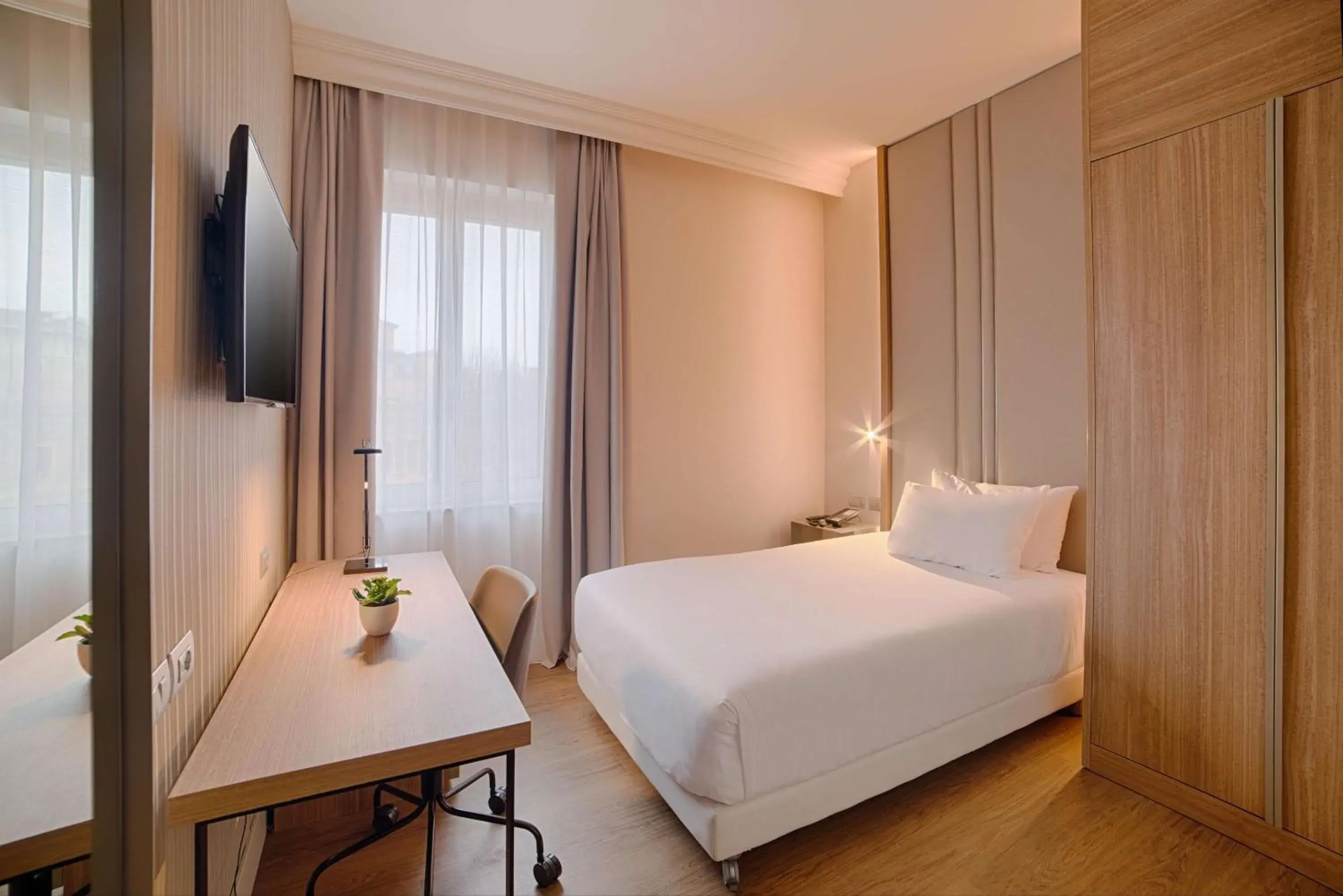 Standard Single Room in NH Bologna De La Gare Standard Single Room in NH Bologna De La Gare