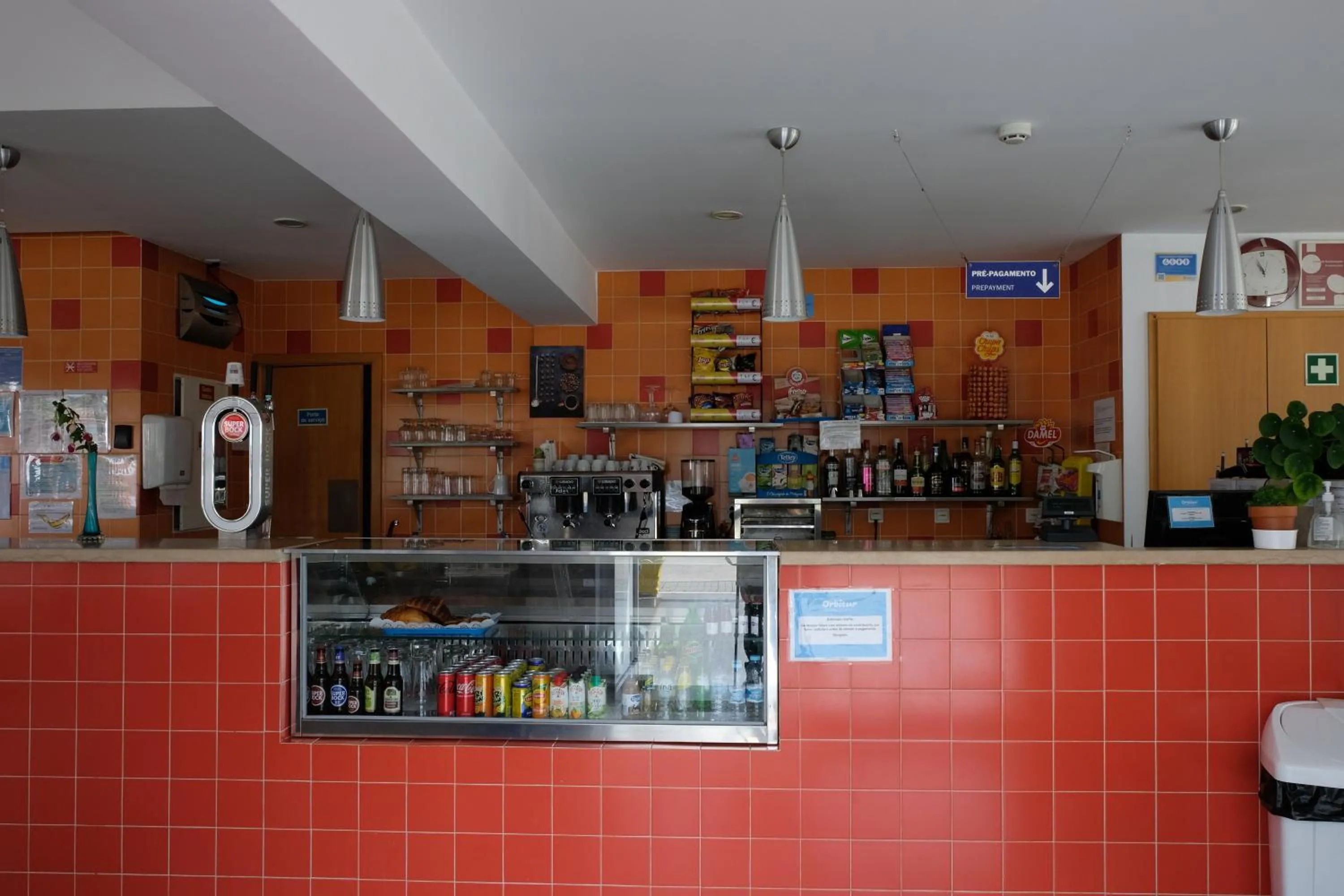 Food and drinks in Parque De Campismo Orbitur Gala