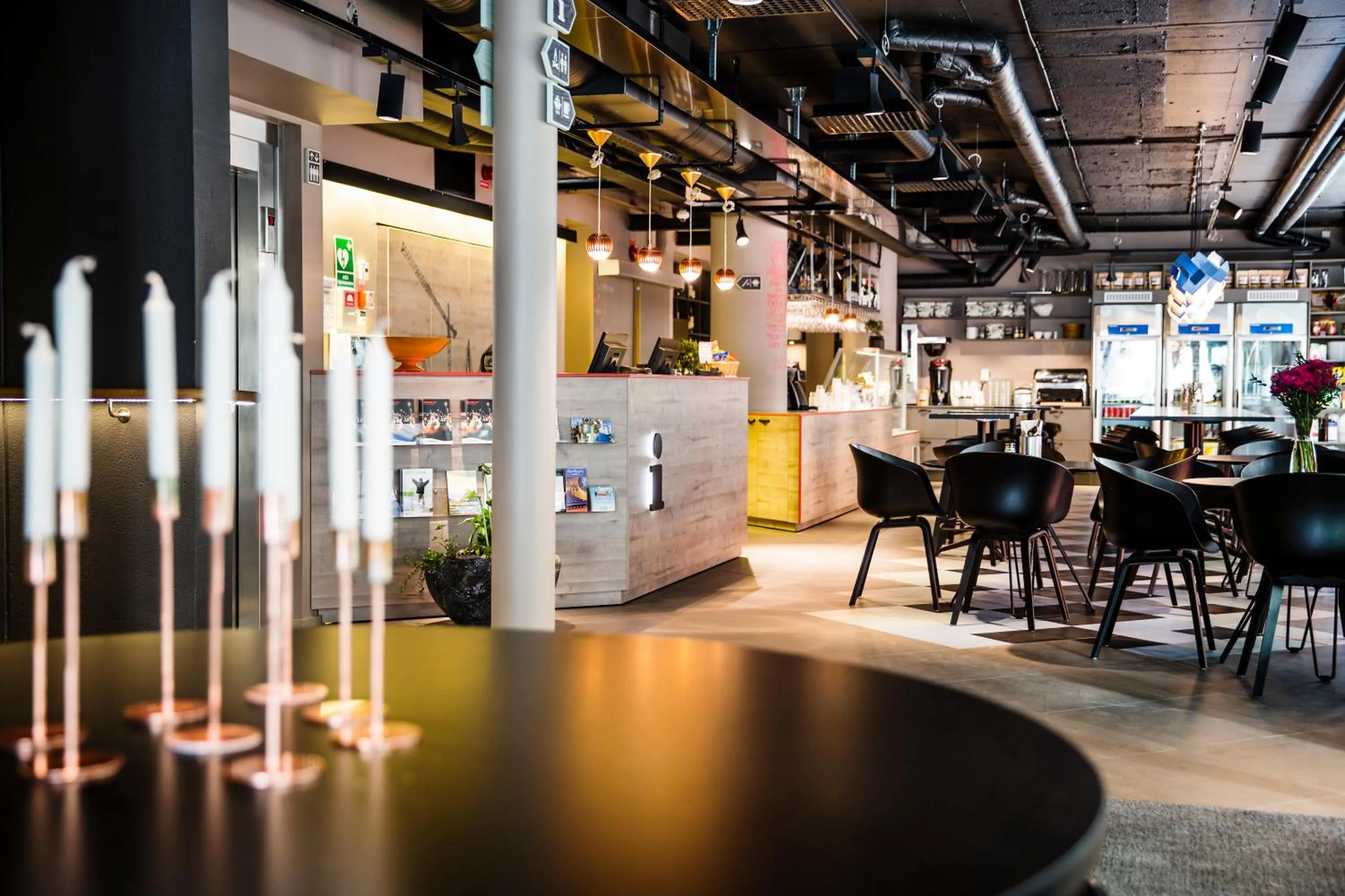 Lobby or reception in Comfort Hotel City