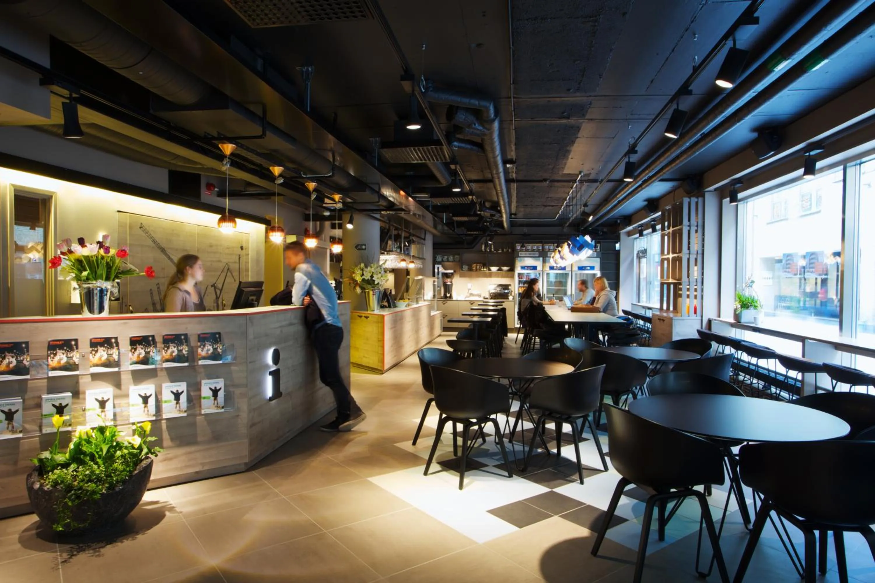 Lobby or reception in Comfort Hotel City