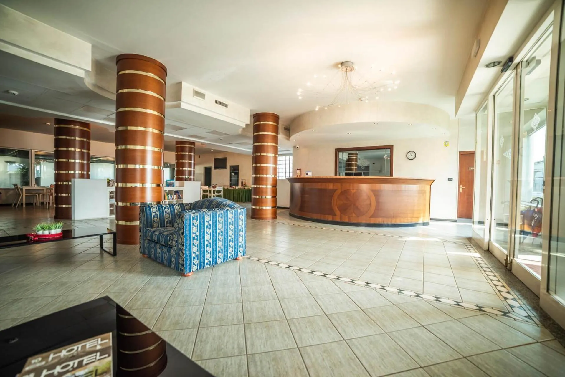 Lobby or reception in Hotel Donizetti