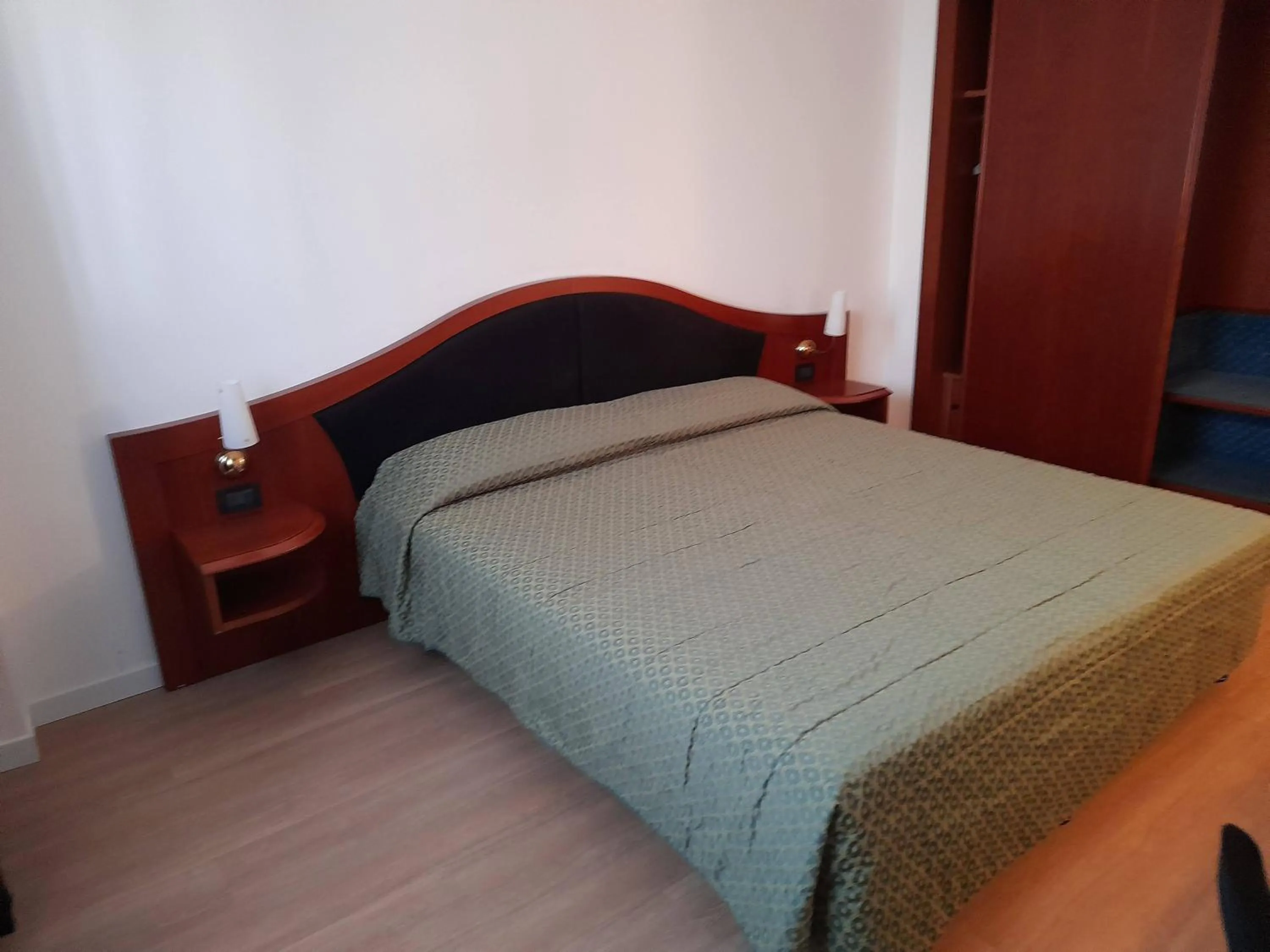 Photo of the whole room, Bed in Hotel Donizetti