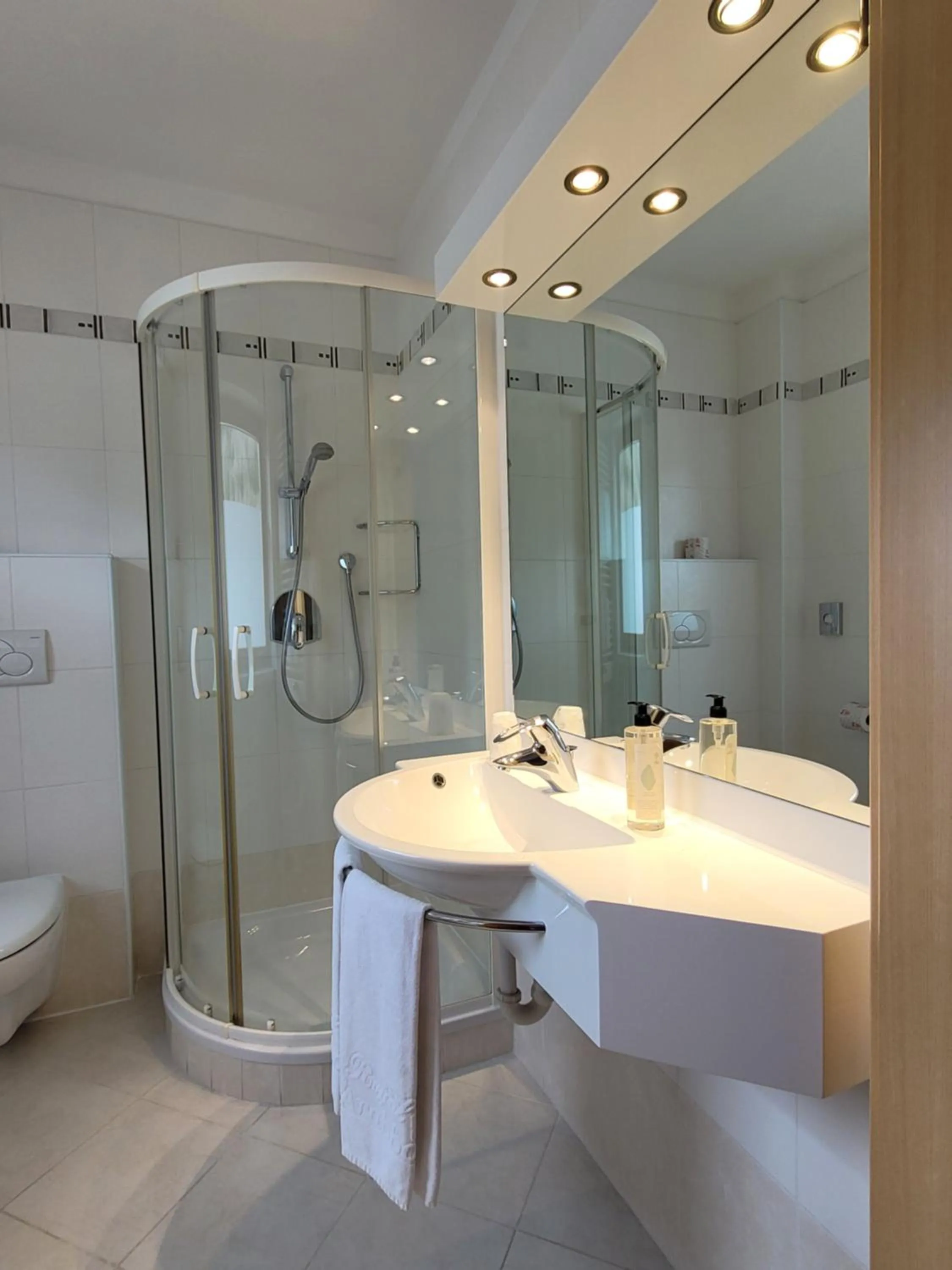 Shower in Hotel Garni Royal