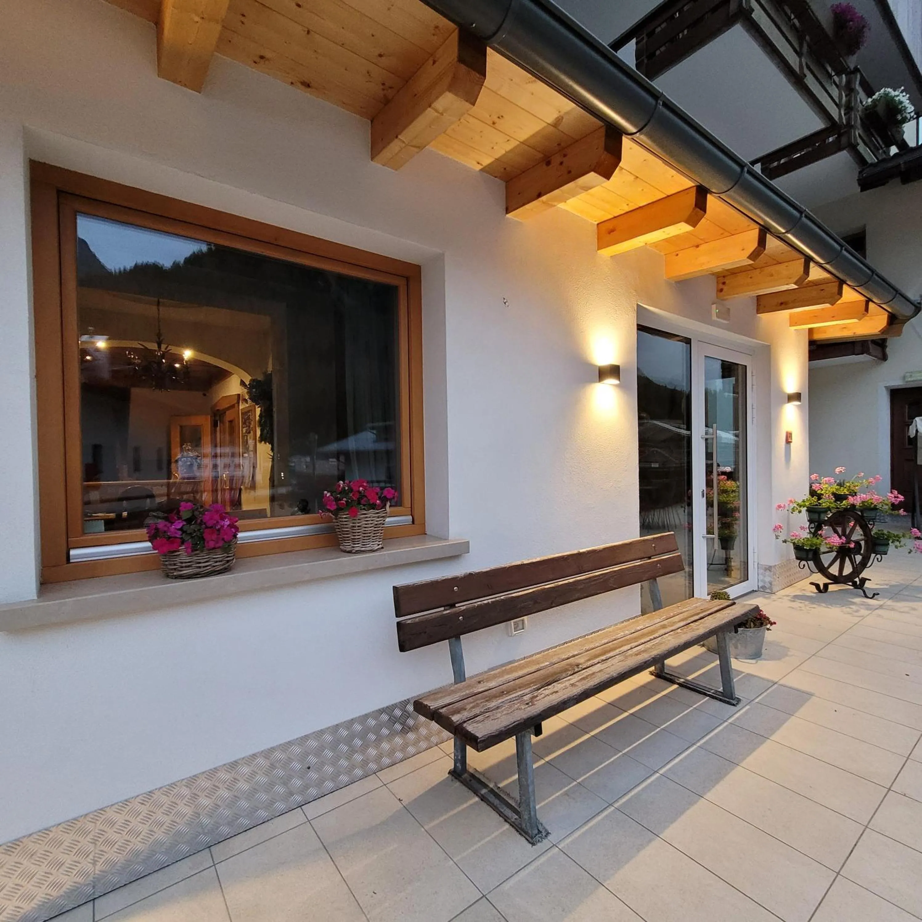 Property building in Hotel Garni Royal