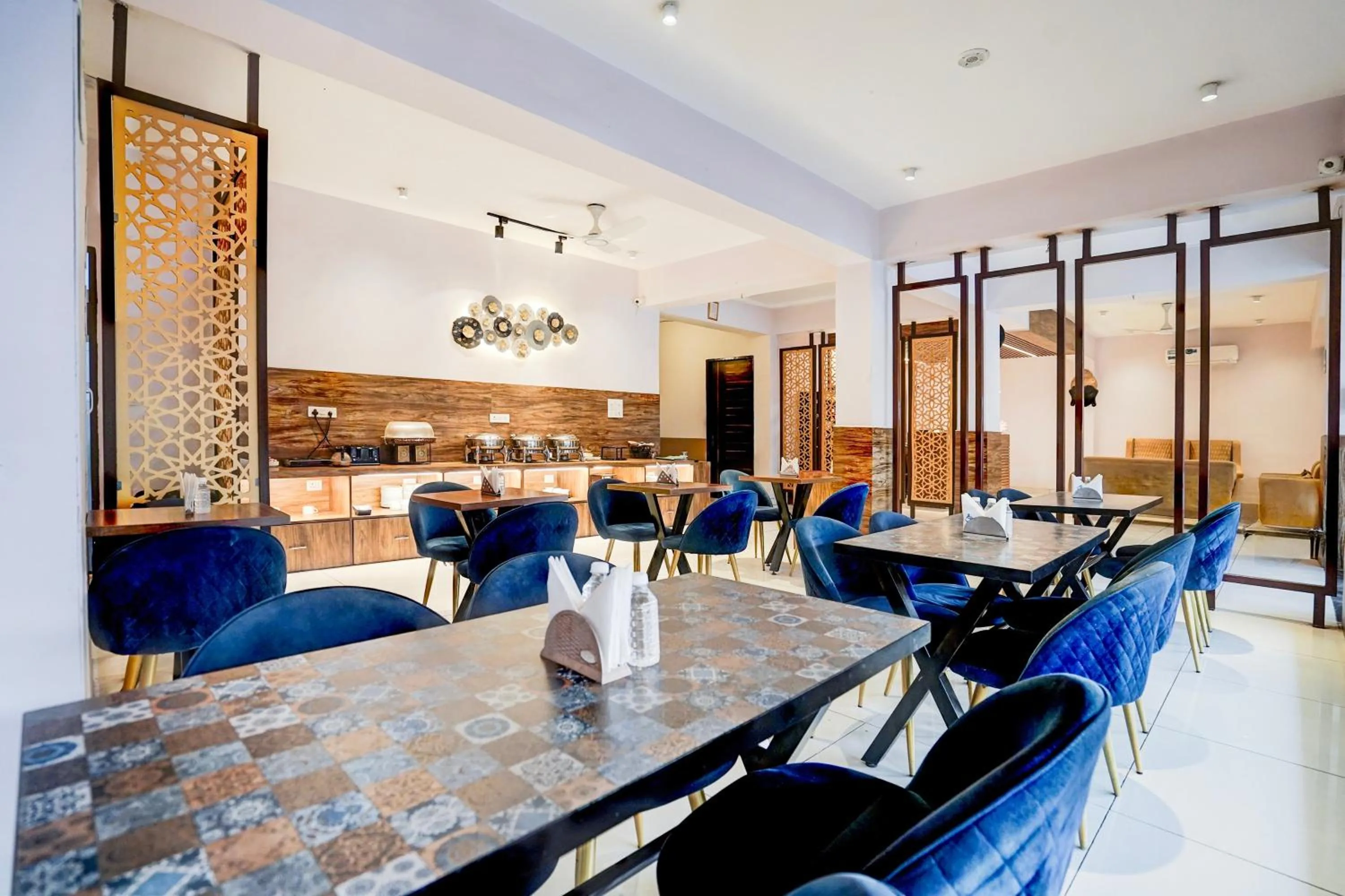 Restaurant/places to eat in Pinaki Hotels & Resorts