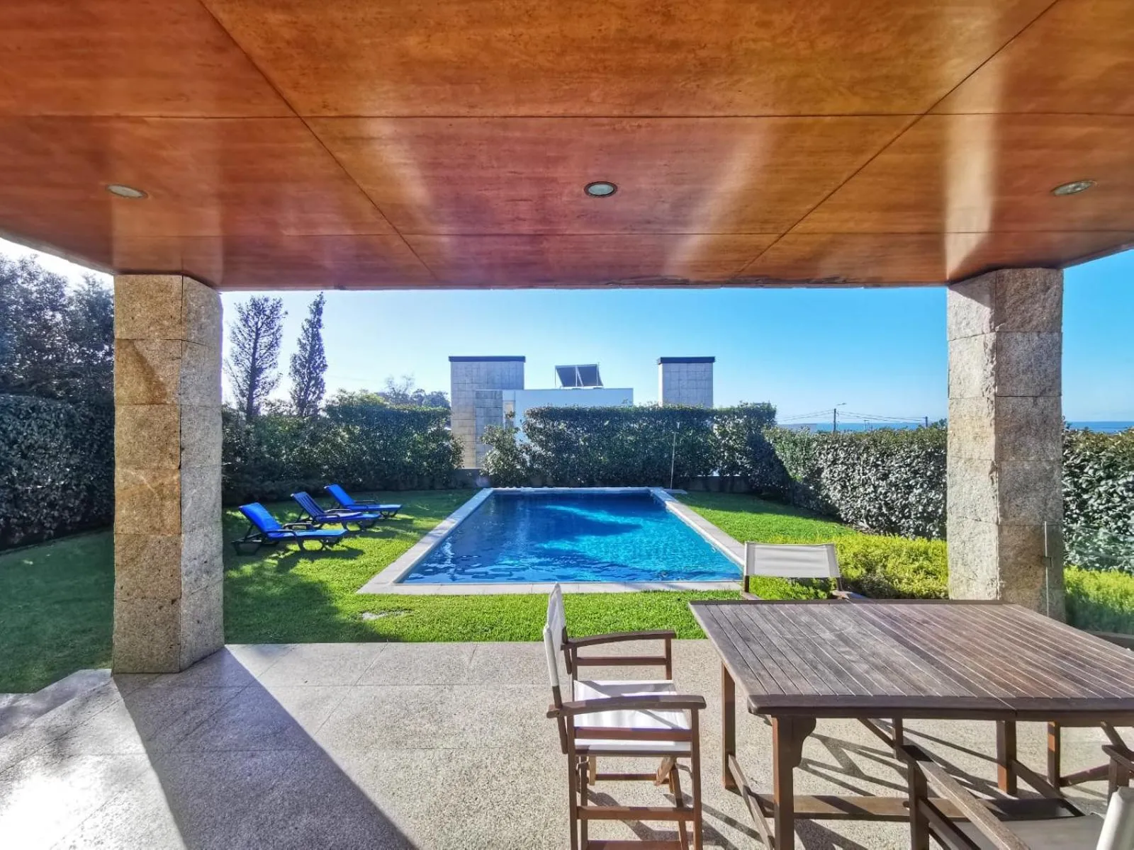 Hill & Beach house