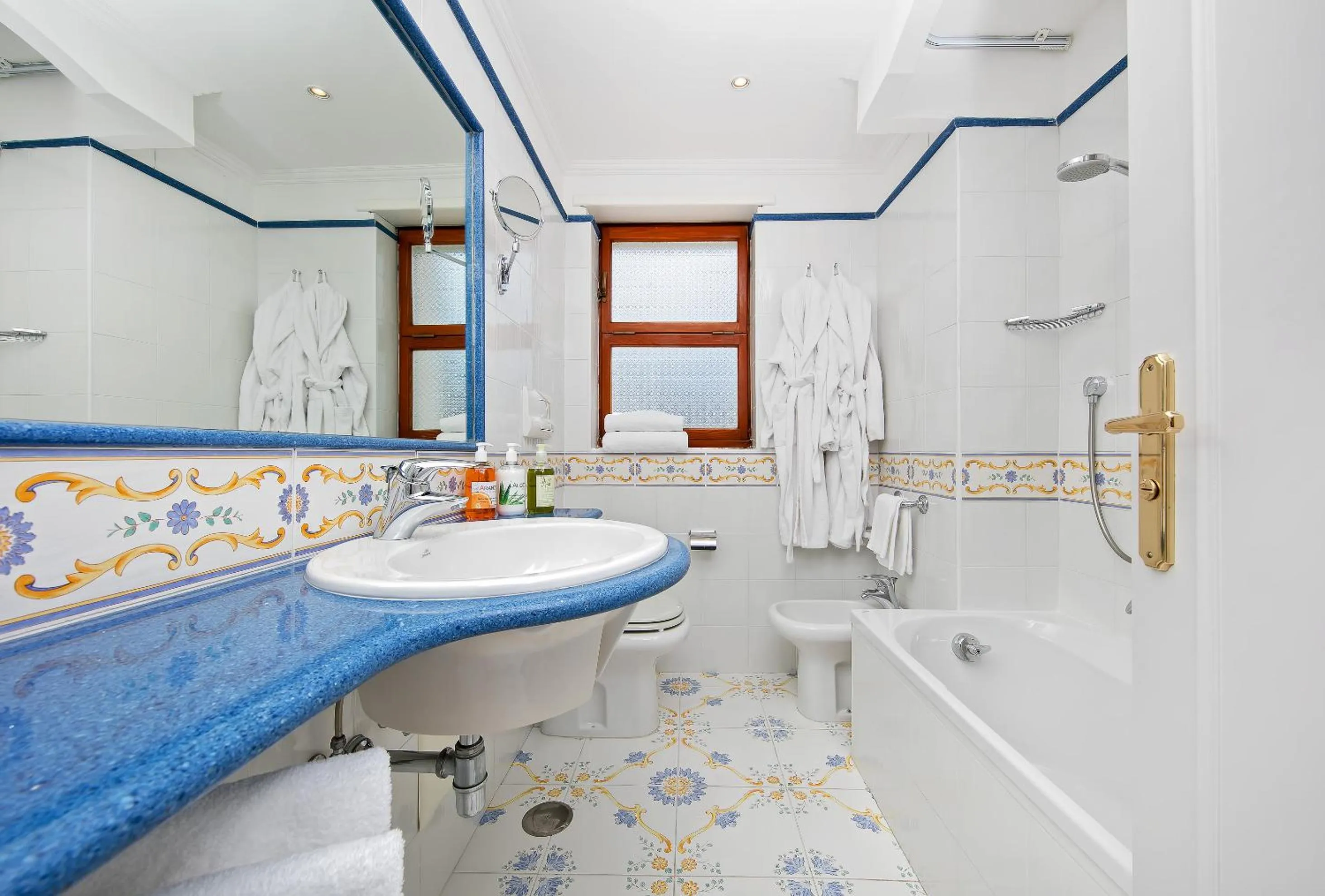 Bathroom in Hotel Syrene