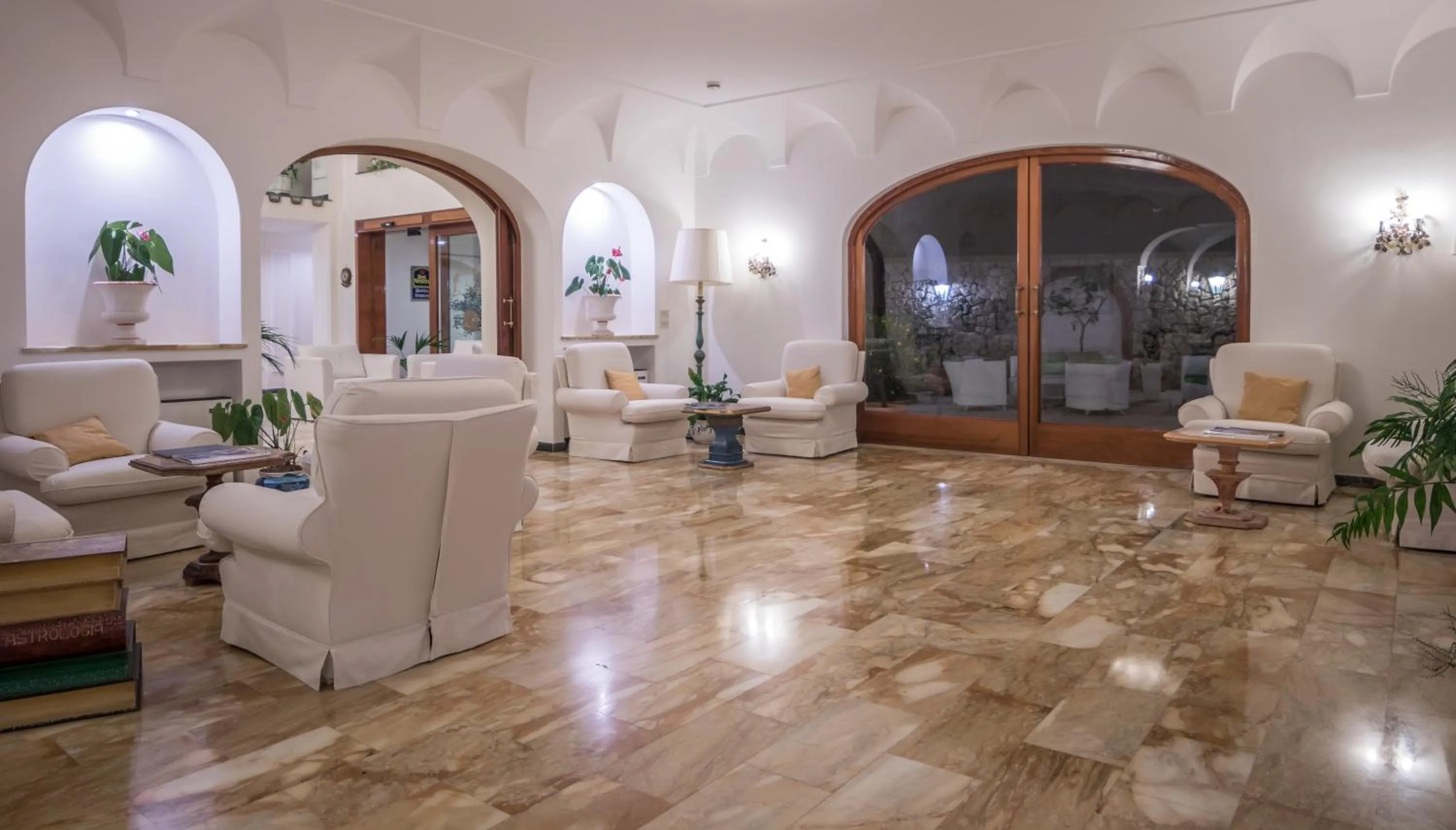 Lobby or reception in Hotel Syrene