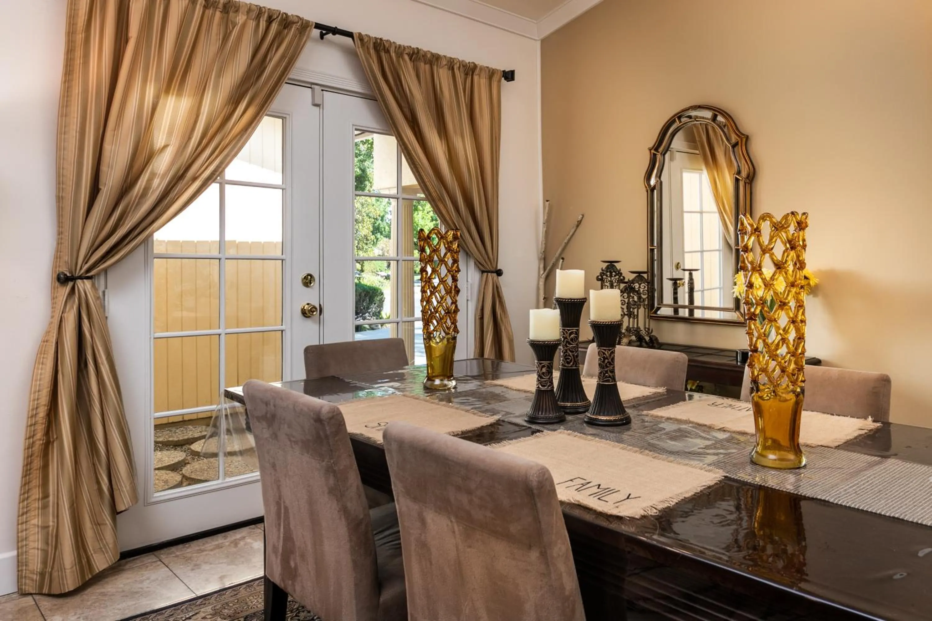 Villa Sausalito - Newly Designed 4BR HOUSE & POOL by Topanga