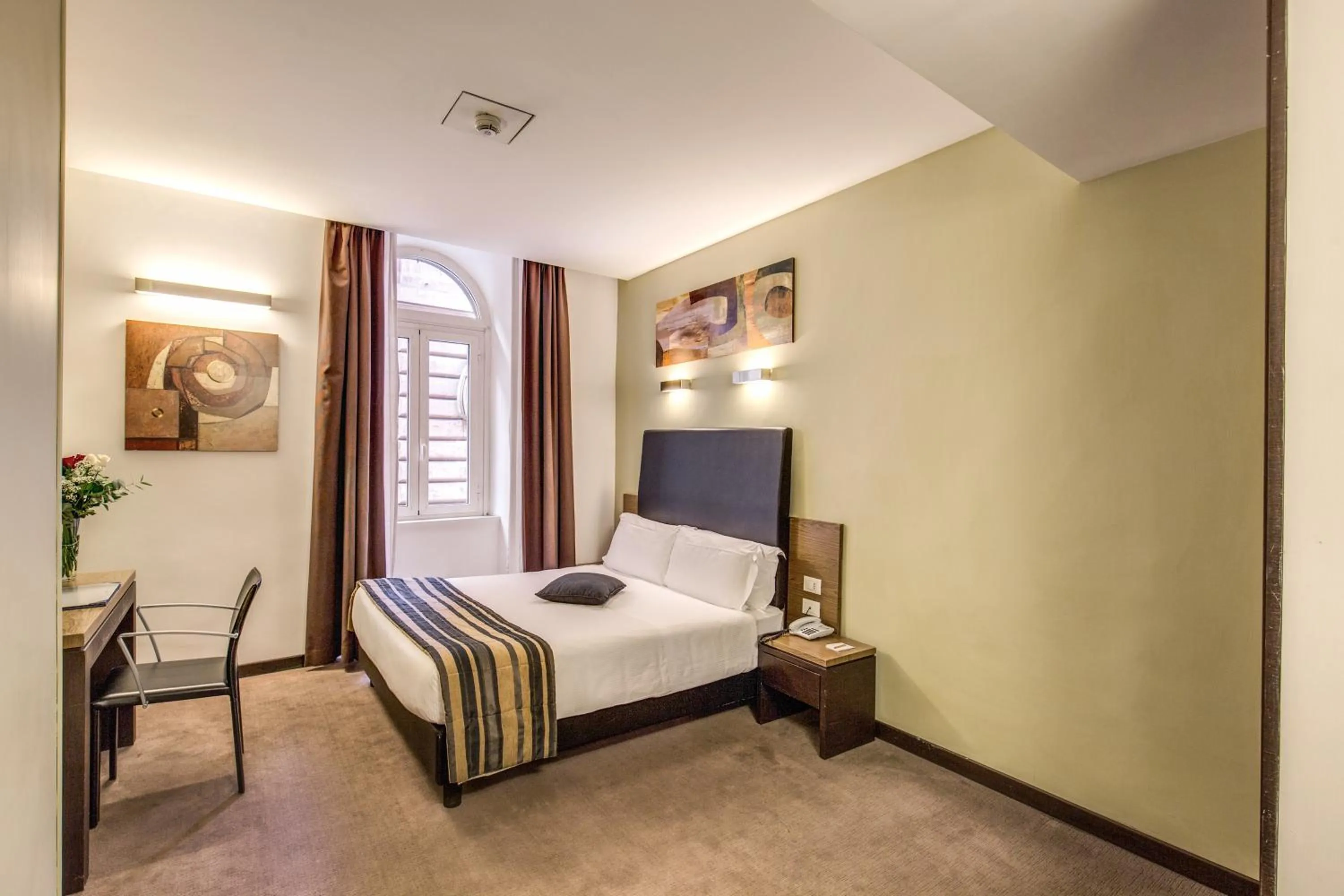 Photo of the whole room, Bed in Hotel Rinascimento