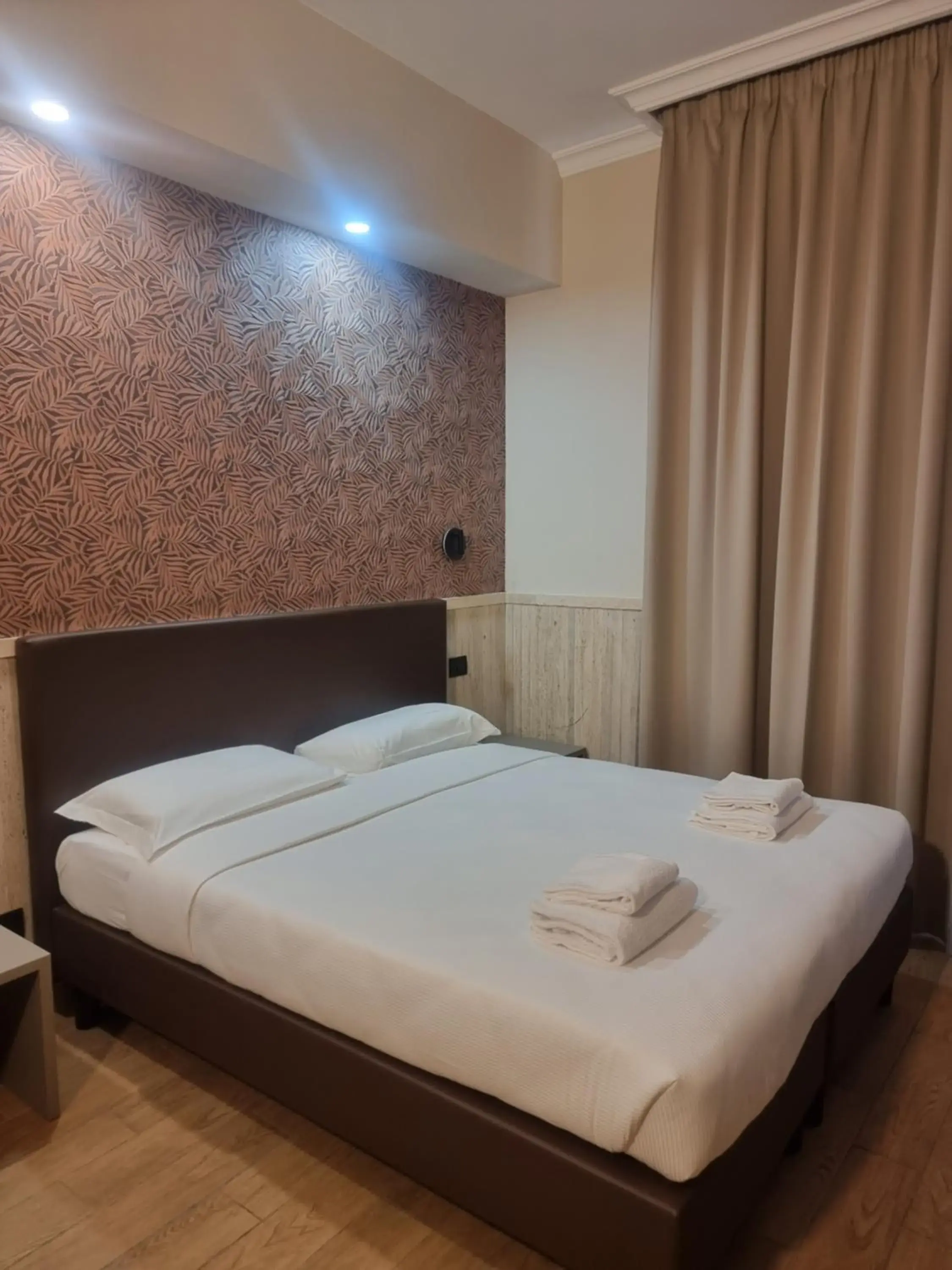 Superior Deluxe Double or Twin Room in Hotel Pyramid Superior Deluxe Double or Twin Room in Hotel Pyramid