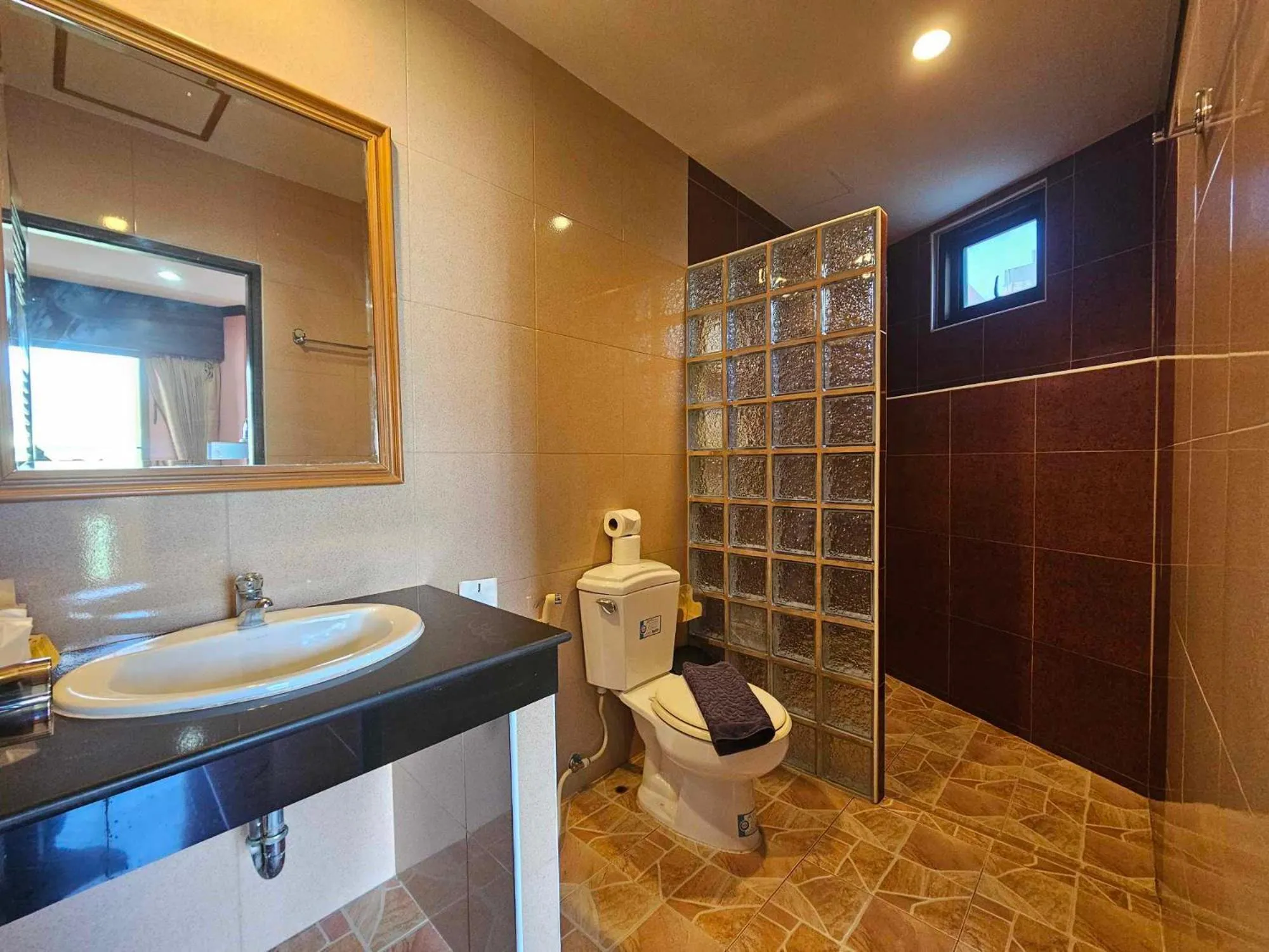 Shower in Nanai 2 Residence Patong Phuket