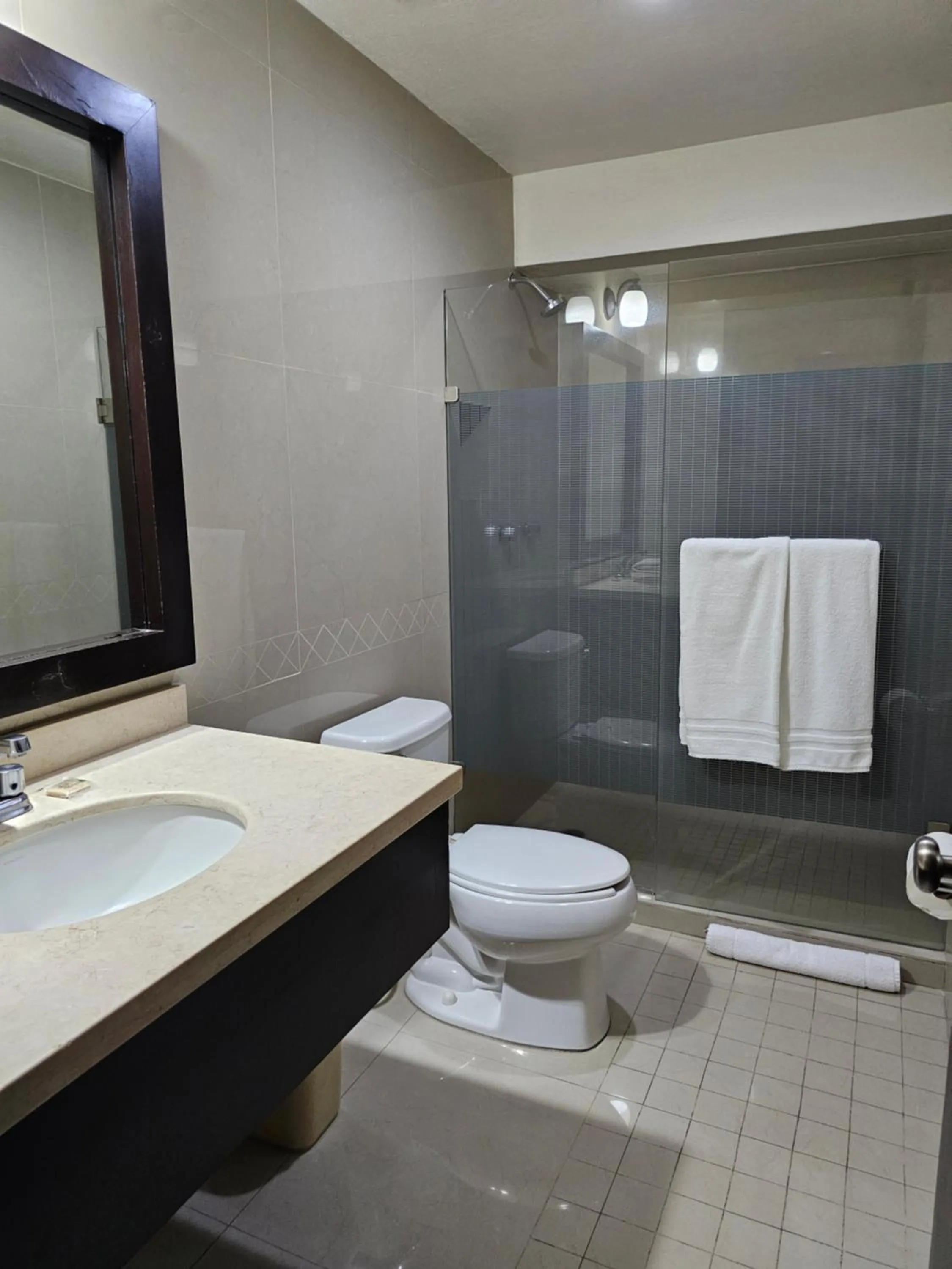 Shower in Hotel Maria Elena