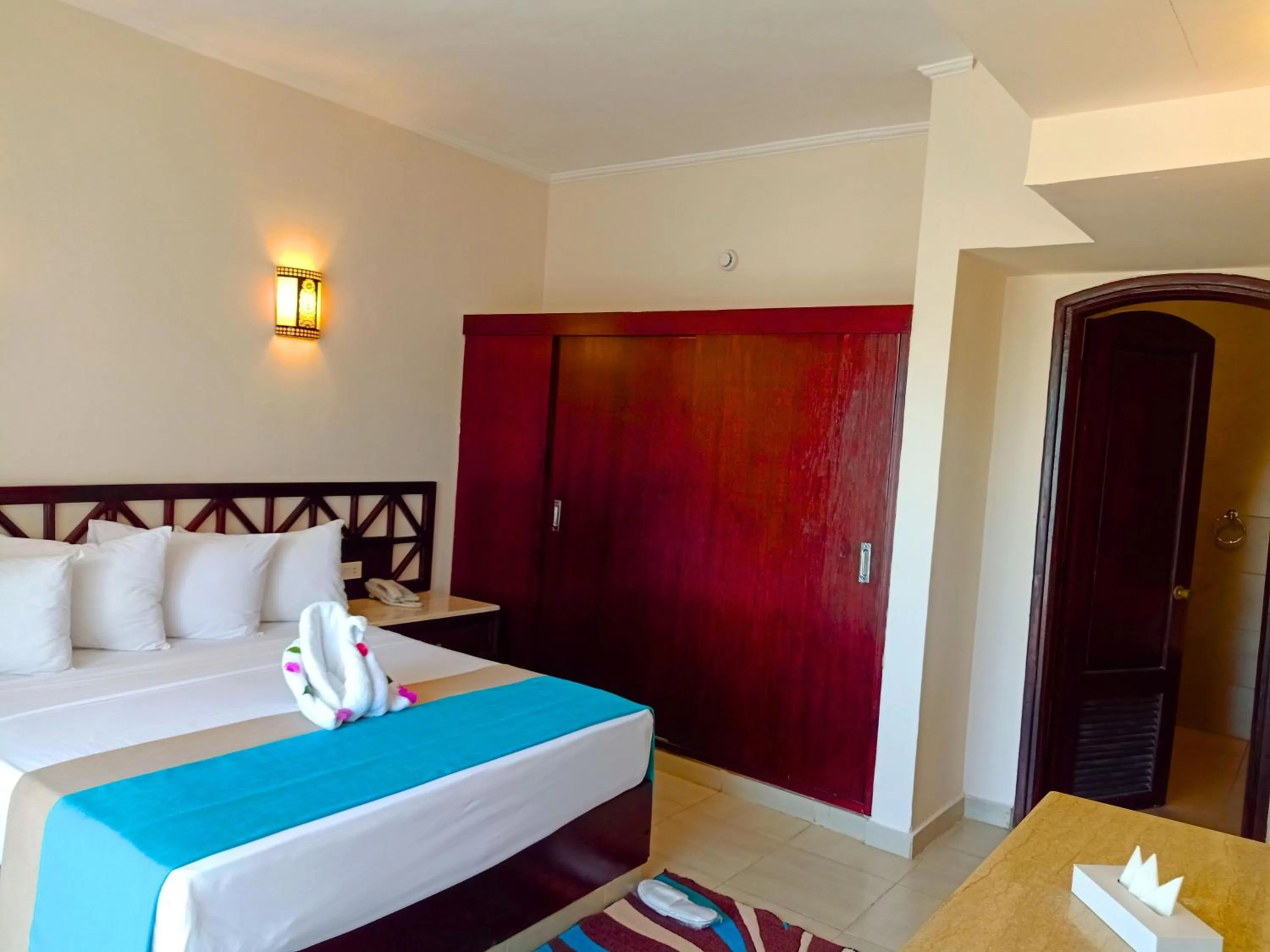 Bedroom, Bed in Utopia Beach Club