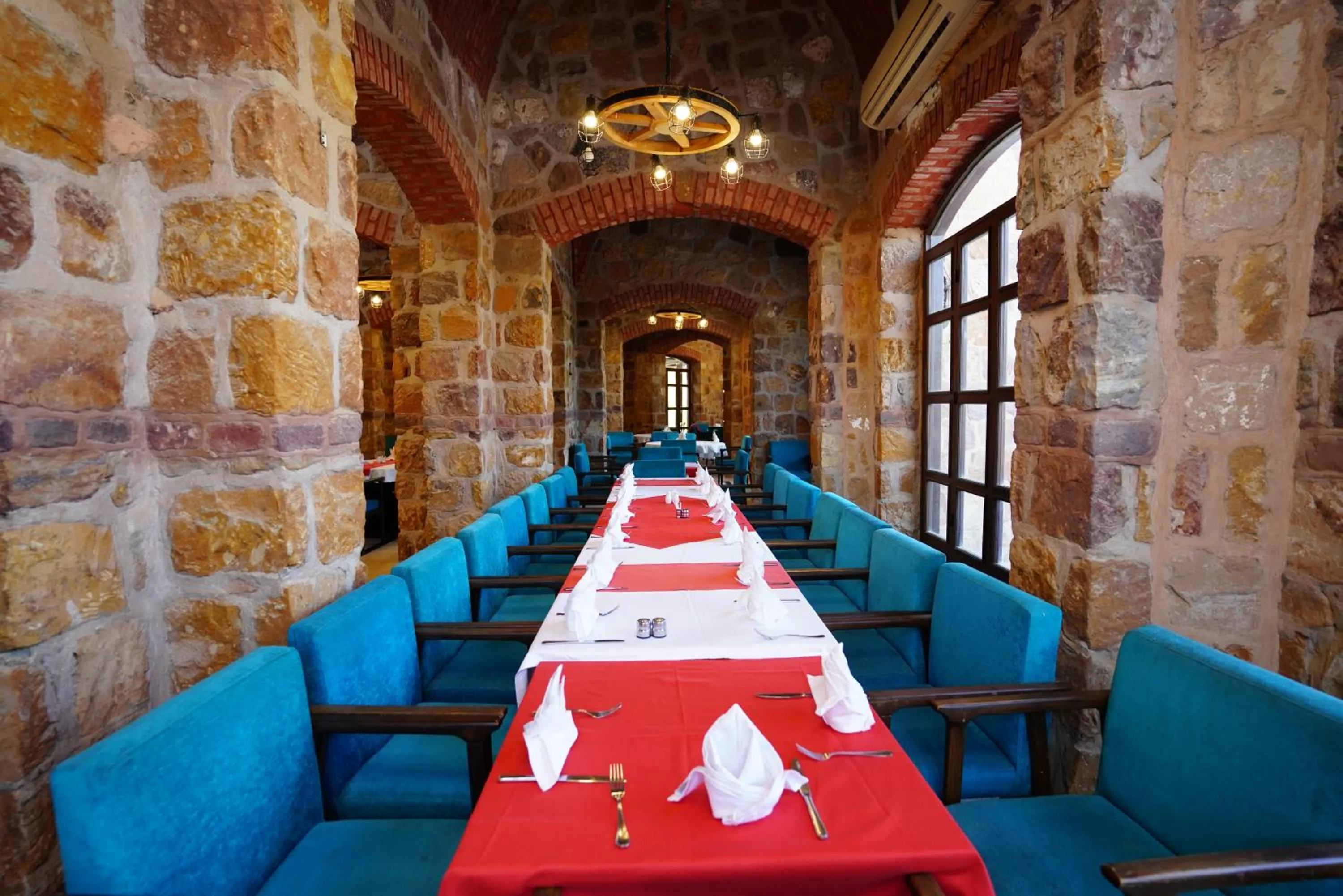 Restaurant/places to eat in Utopia Beach Club