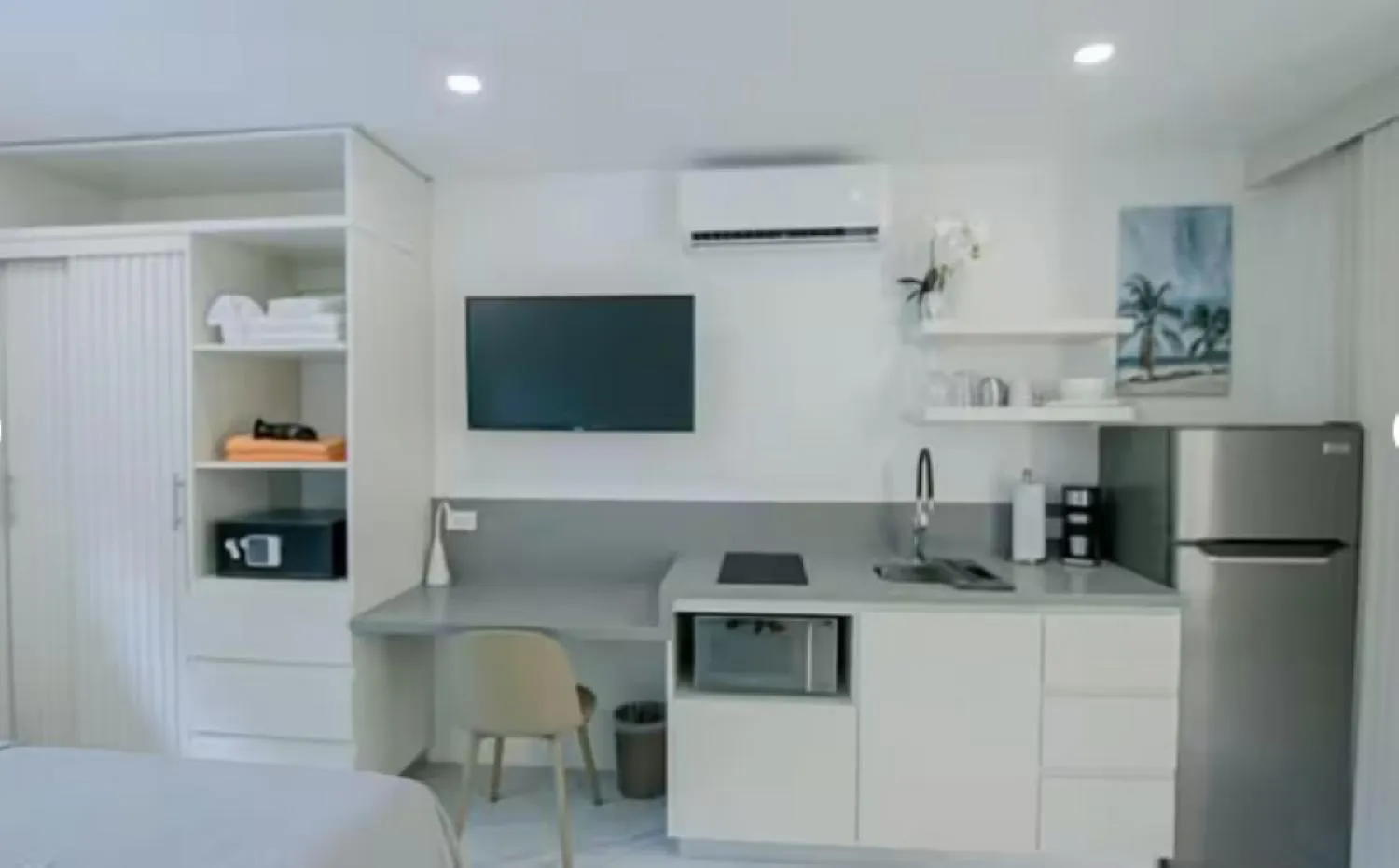 Kitchen or kitchenette in Tamarindo Bay Boutique Hotel, Apartments & Suites