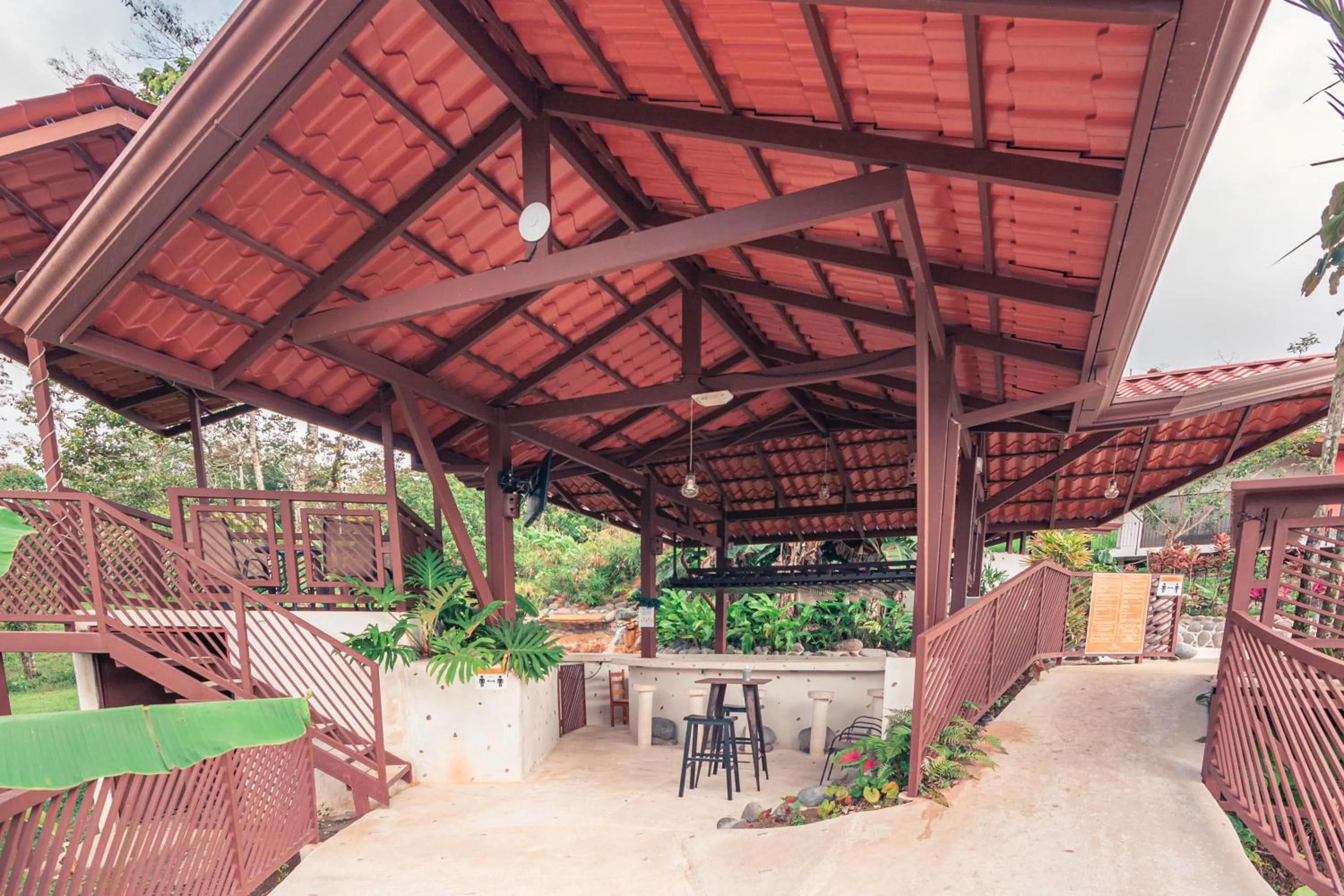 Lounge or bar in Miradas Arenal Hotel & Hotsprings