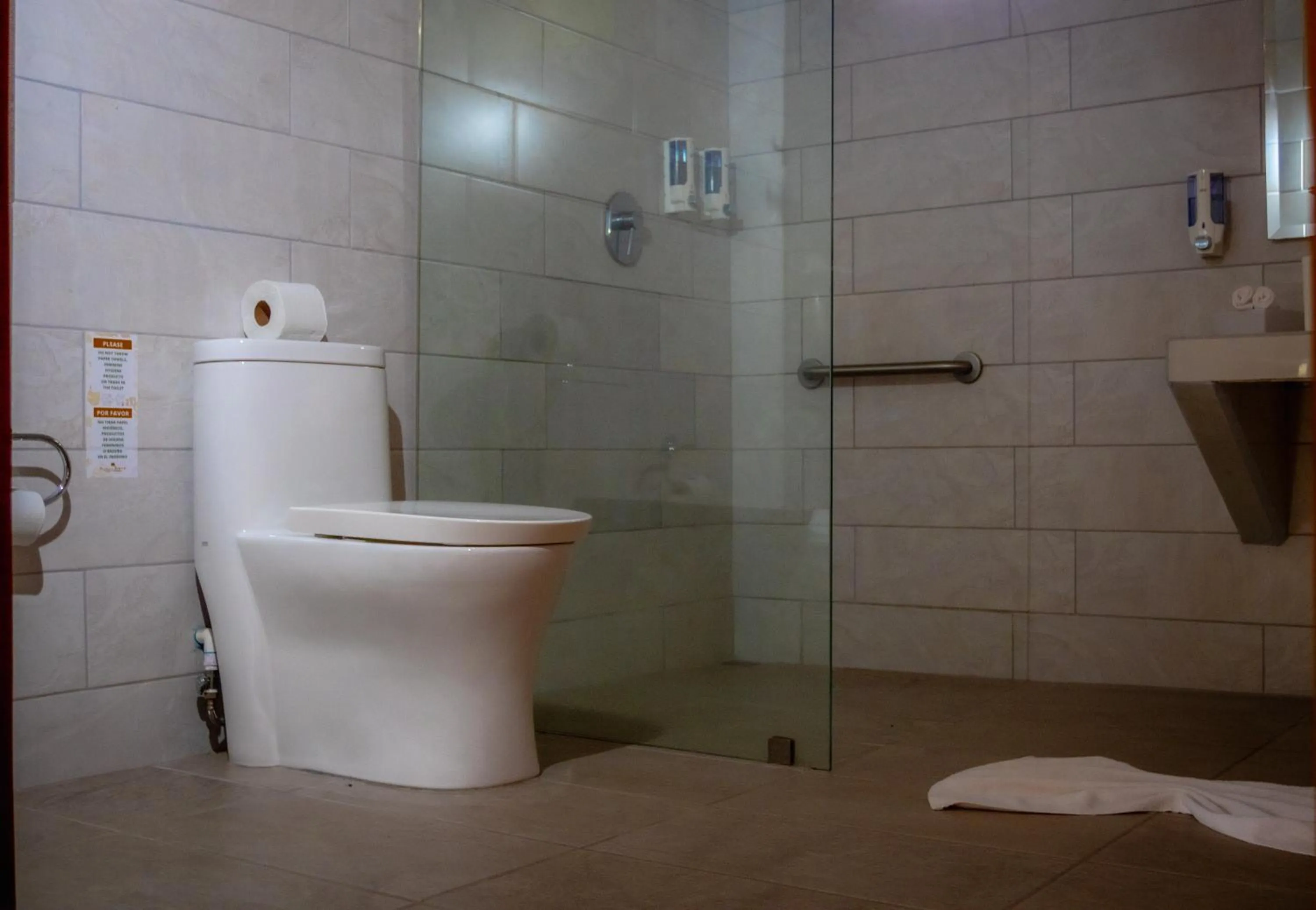 Bathroom in Miradas Arenal Hotel & Hotsprings