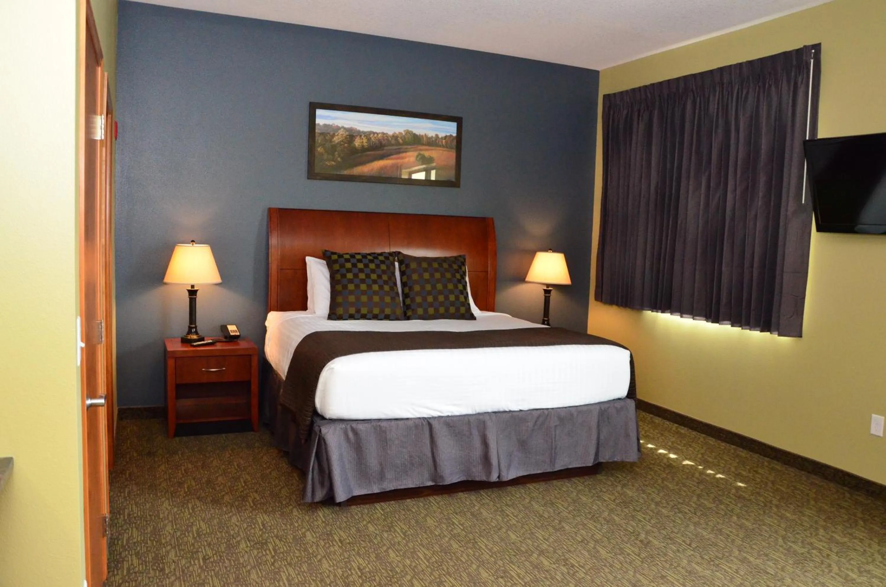 Bed in Cobblestone Inn & Suites - Newton