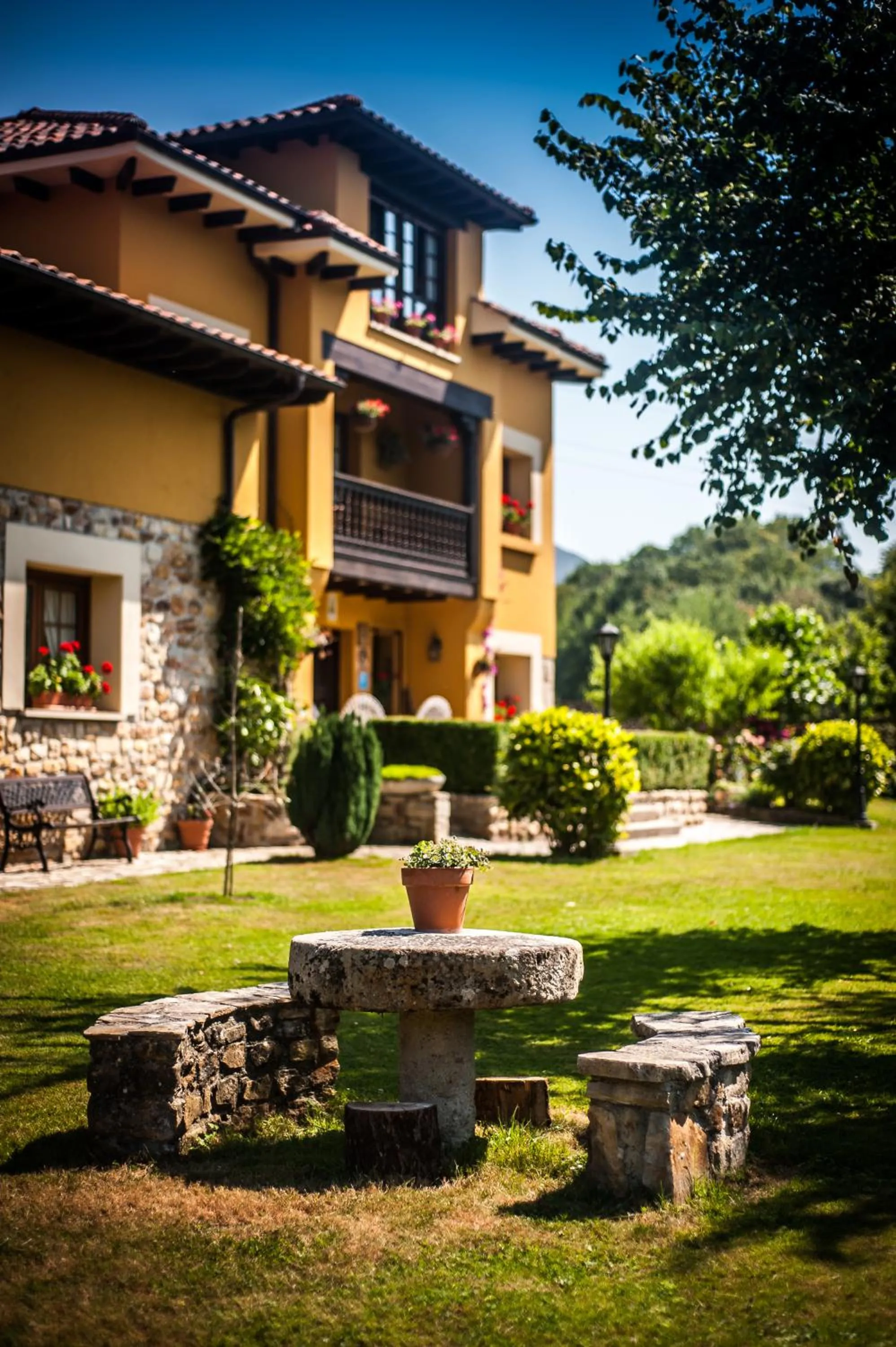 Property building in Casa de Aldea Riosol