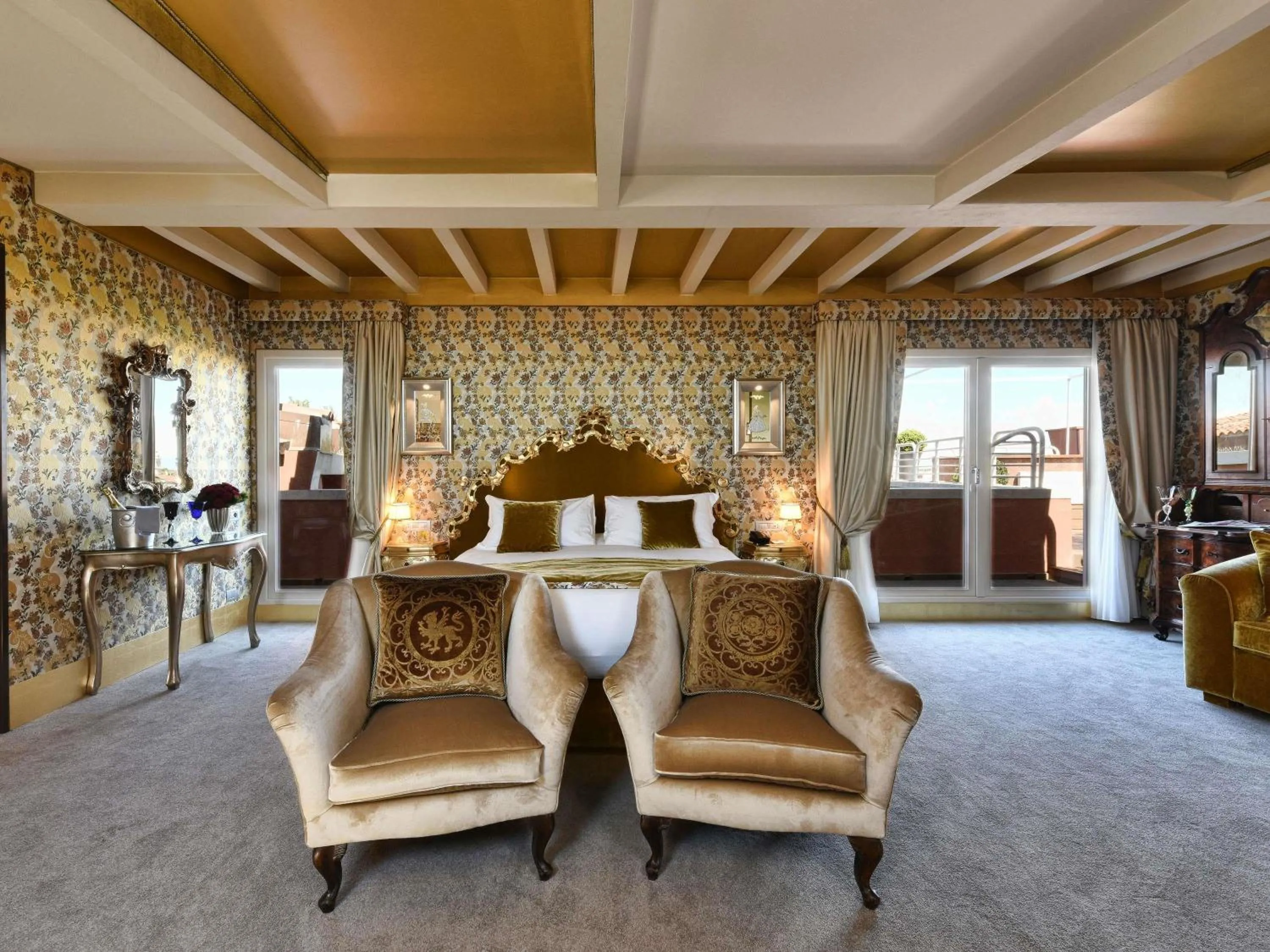 Bedroom in Papadopoli Hotel Venezia - MGallery Collection