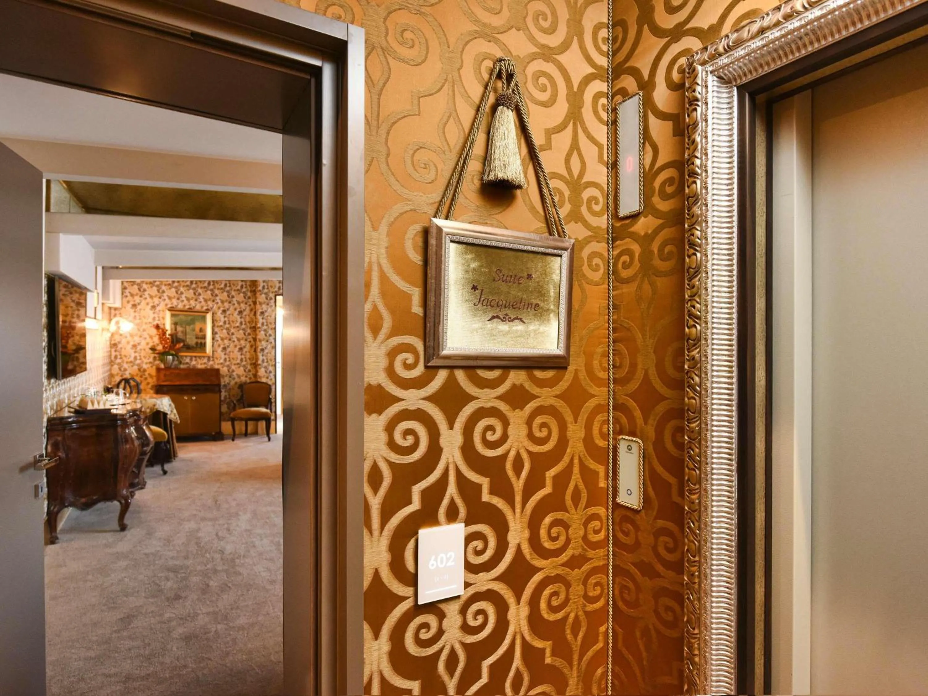 Bedroom, Bed in Papadopoli Hotel Venezia - MGallery Collection