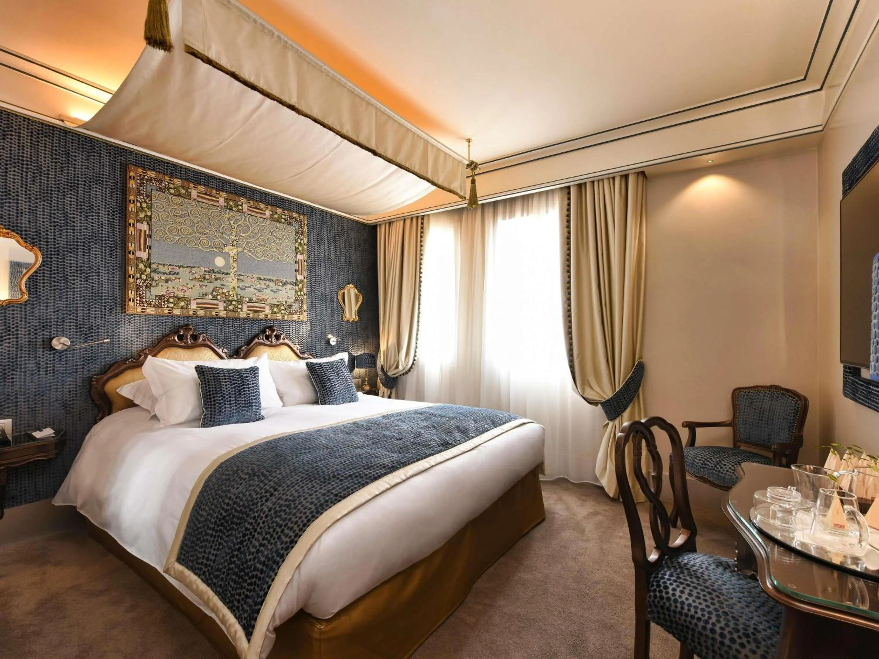 Bedroom, Bed in Papadopoli Hotel Venezia - MGallery Collection