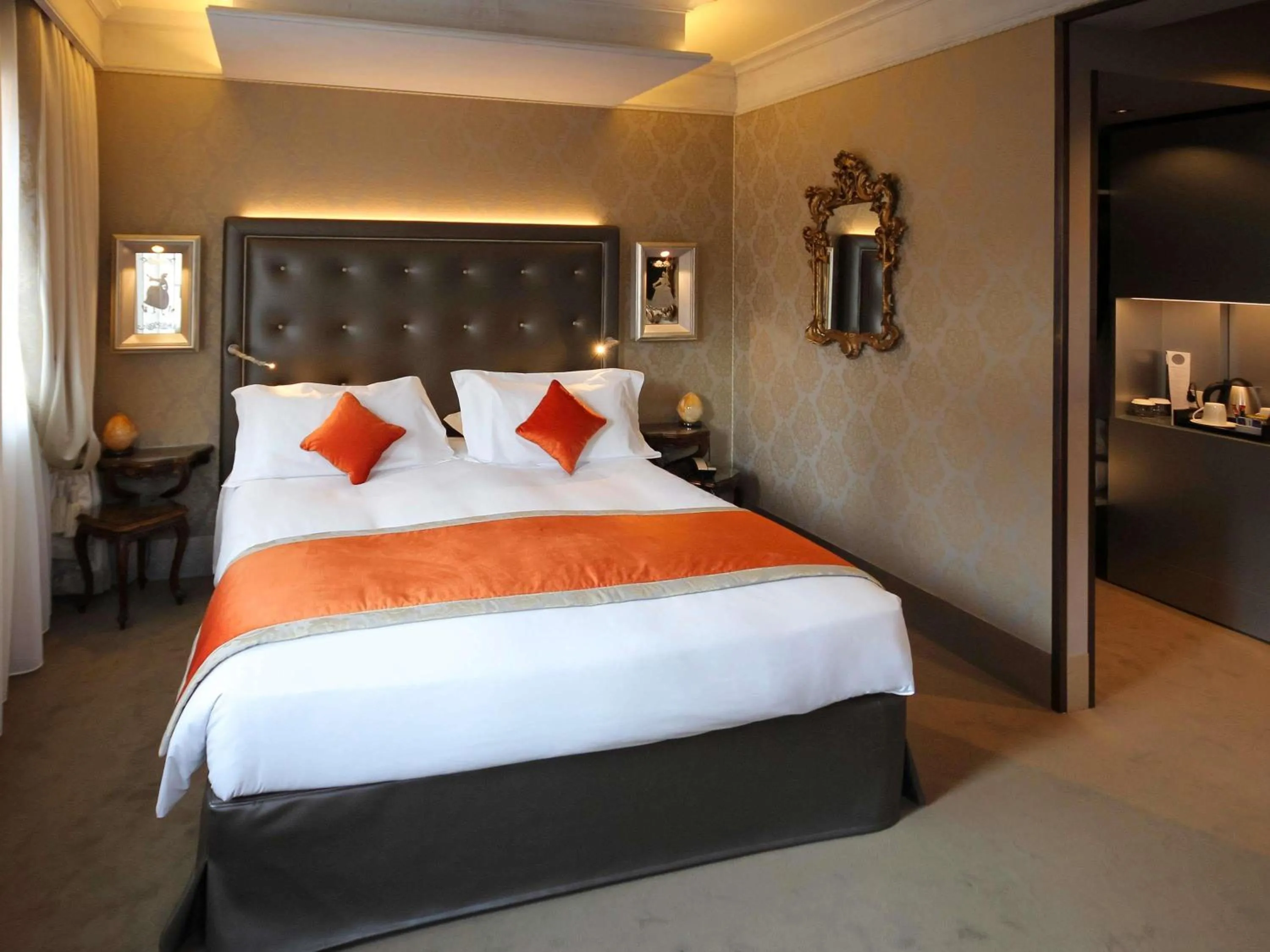 Bedroom, Bed in Papadopoli Hotel Venezia - MGallery Collection