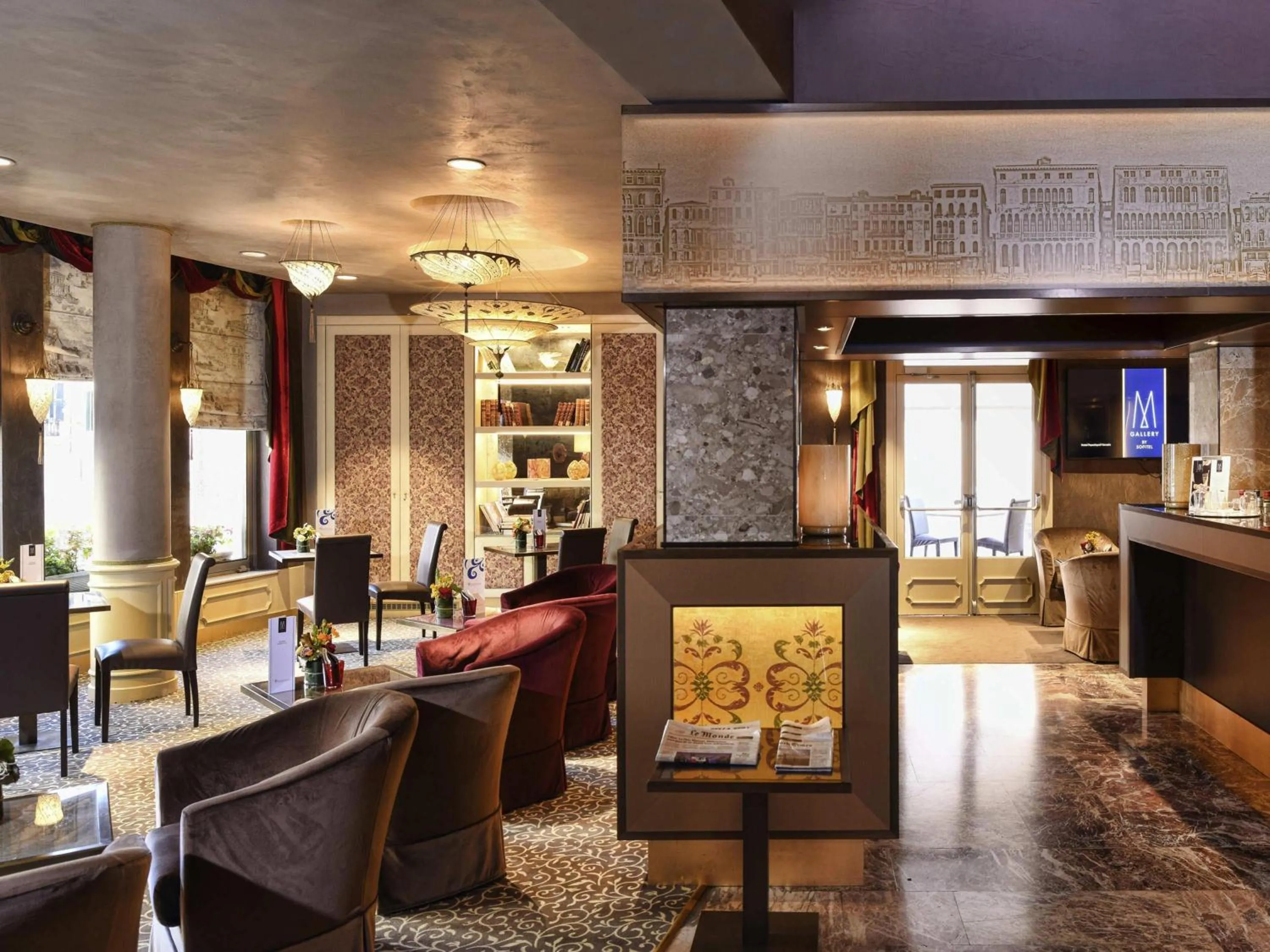 Lounge or bar in Papadopoli Hotel Venezia - MGallery Collection