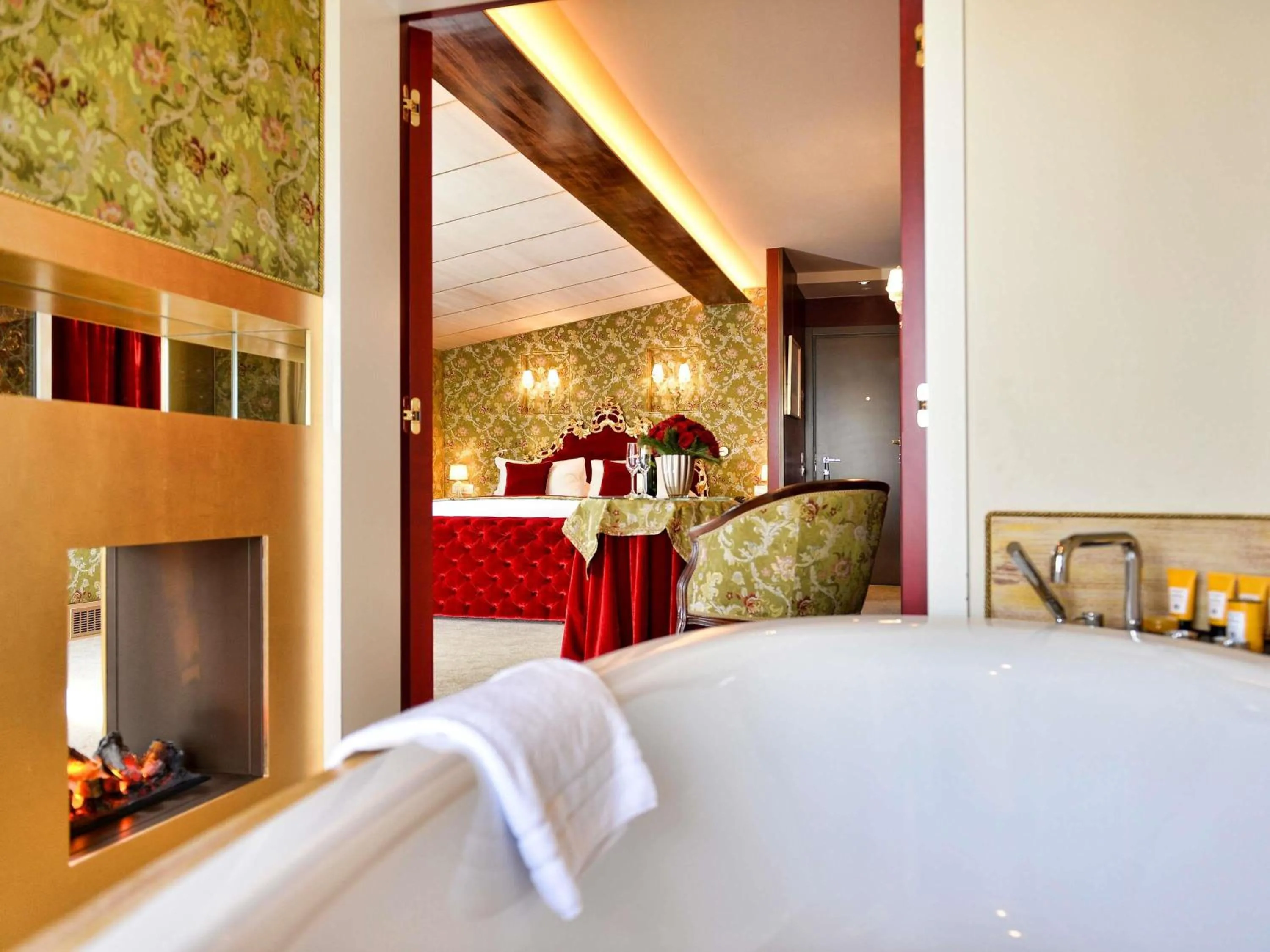 Bedroom, Bed in Papadopoli Hotel Venezia - MGallery Collection